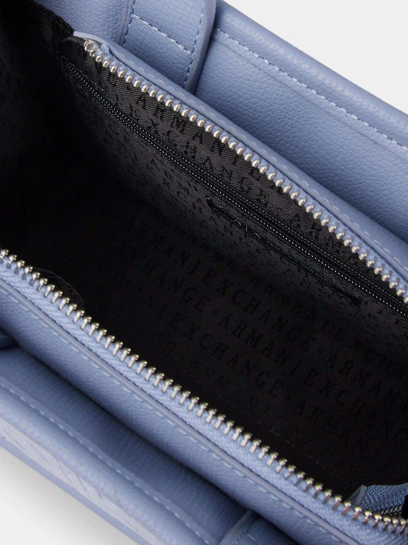 Сумки Armani Exchange модель 942929-3R708-21331 Сумки Armani Exchange модель 942929-3R708-21331 Фото
