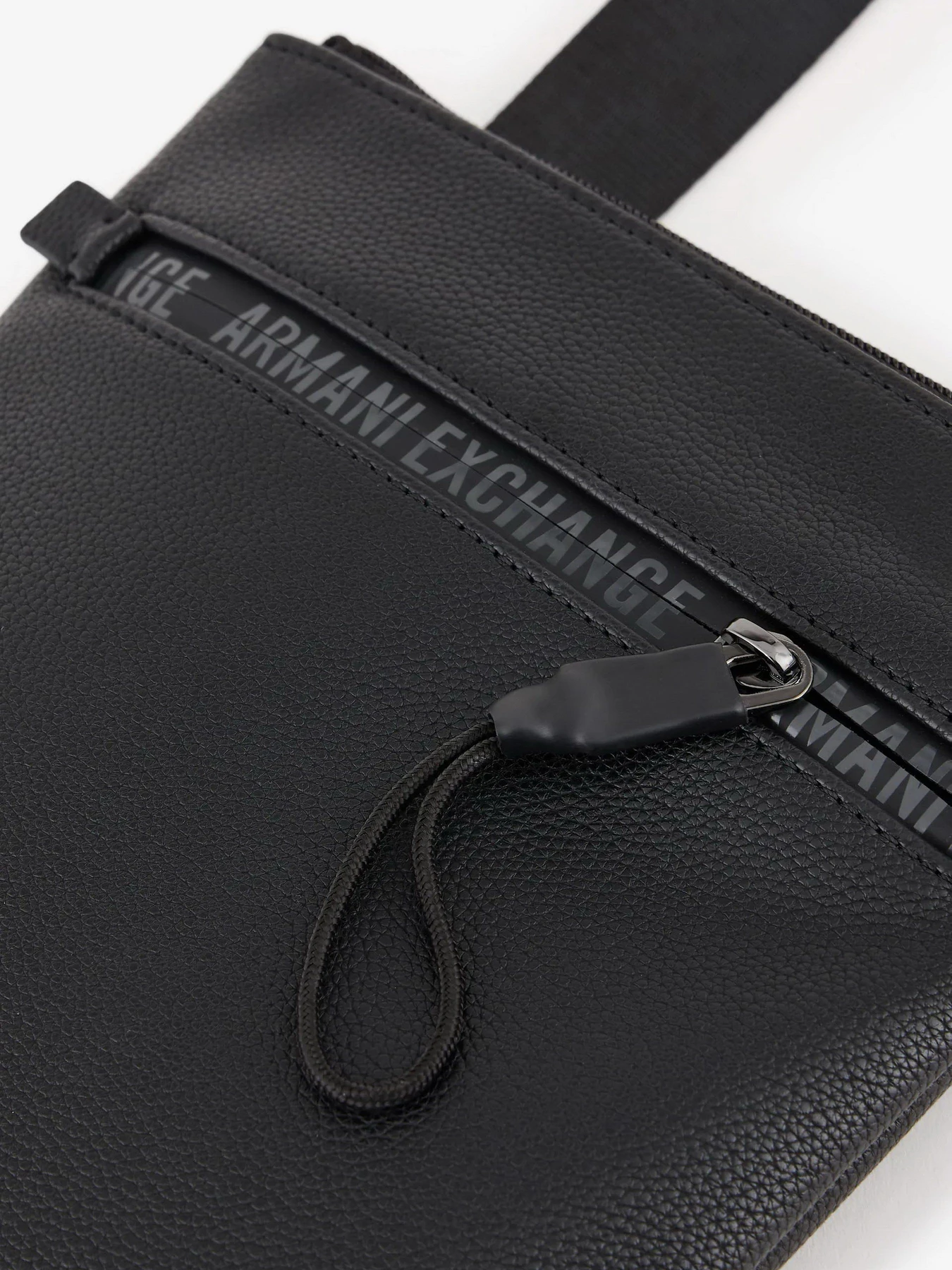 Сумки Armani Exchange модель 952489-3F876-00020 Сумки Armani Exchange модель 952489-3F876-00020 Фото