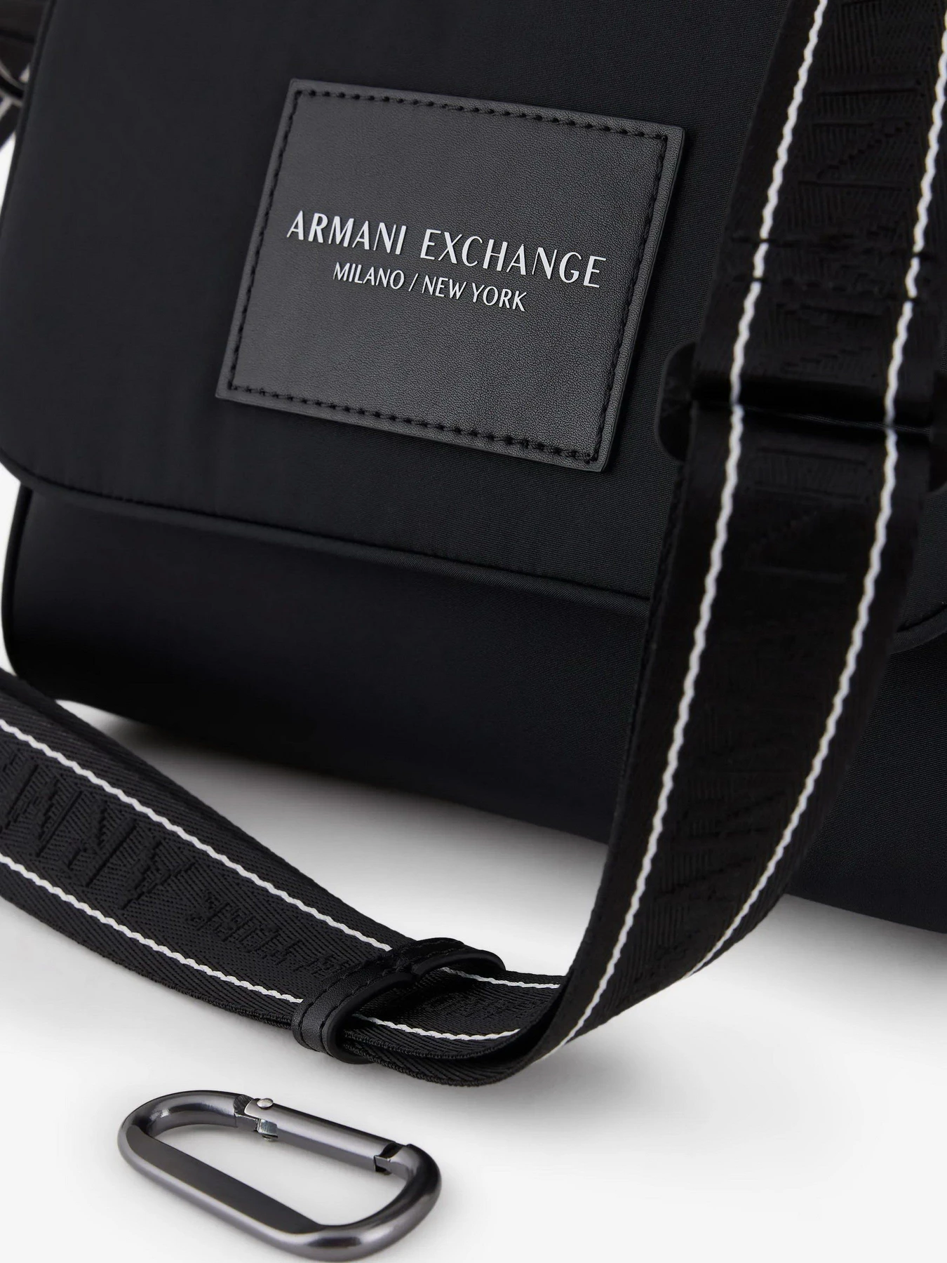 Сумки Armani Exchange модель 952559-3F883-00020 Сумки Armani Exchange модель 952559-3F883-00020 Фото