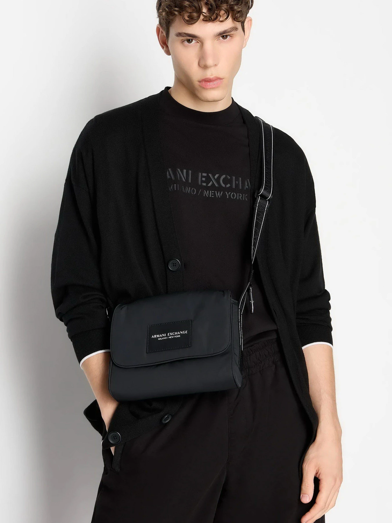 Сумки Armani Exchange модель 952559-3F883-00020 Сумки Armani Exchange модель 952559-3F883-00020 Фото
