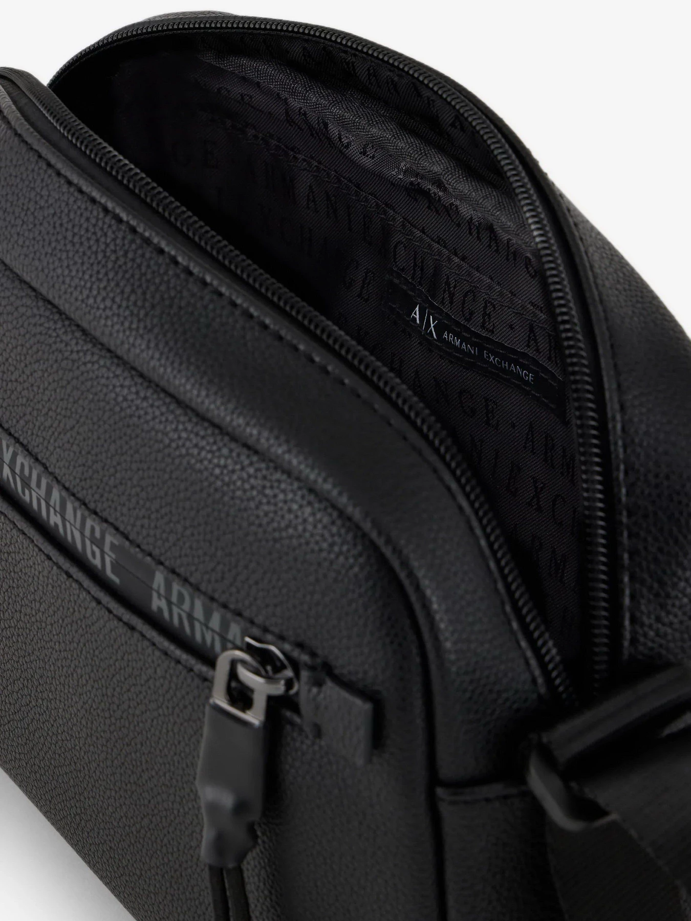 Сумки Armani Exchange модель 952582-3F876-00020 Фото
