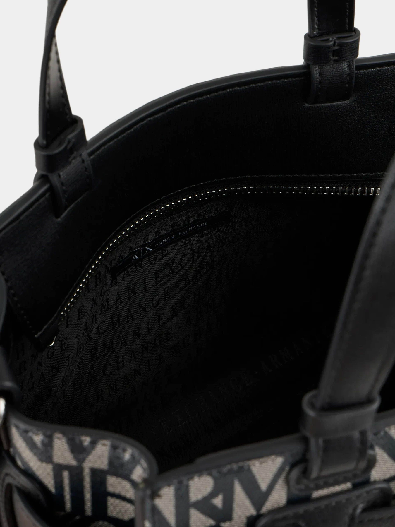 Сумки Armani Exchange Essential модель 942690-3F742-00850 Фото
