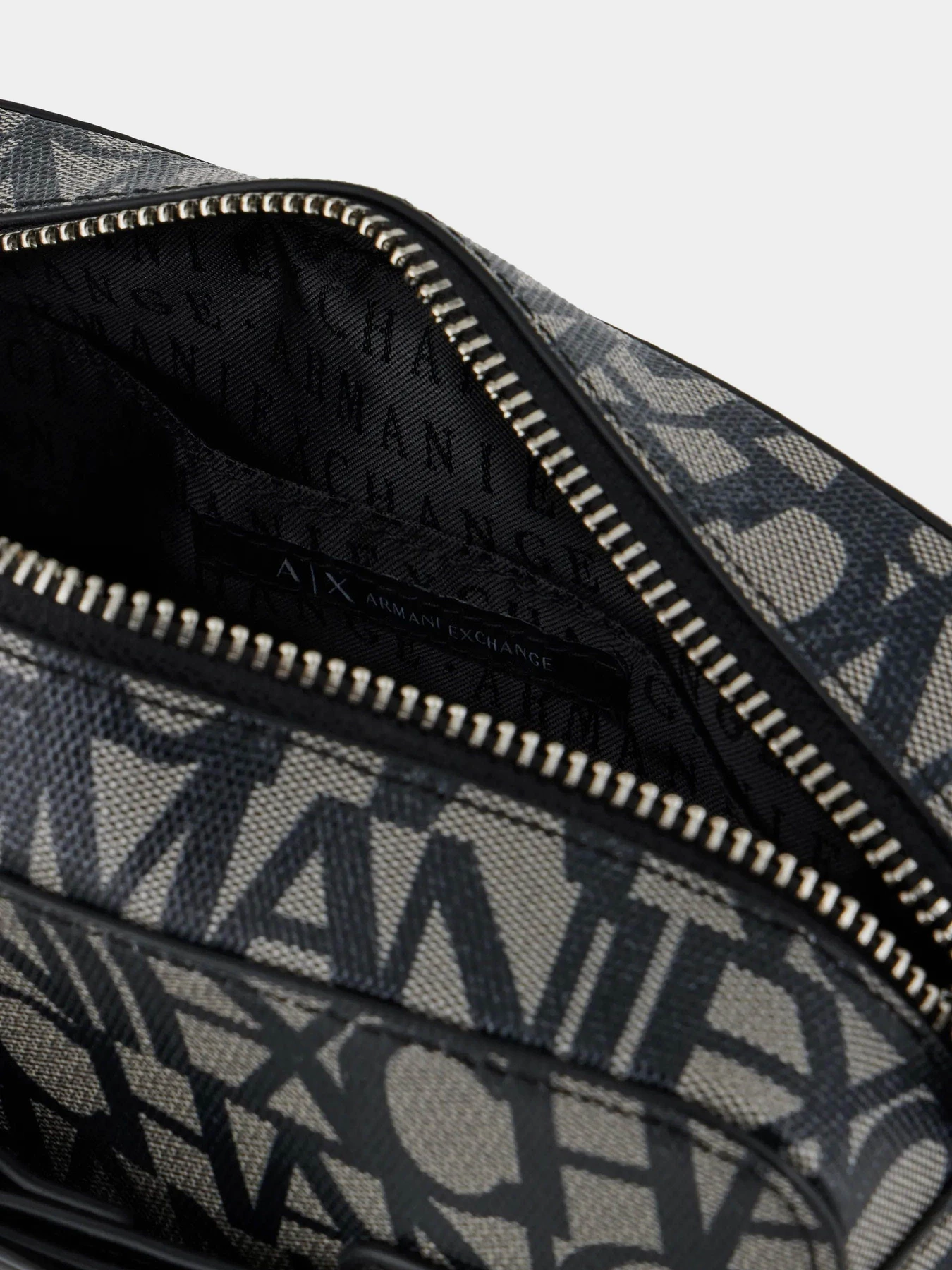 Сумки Armani Exchange модель 942699-3F742-00850 Фото