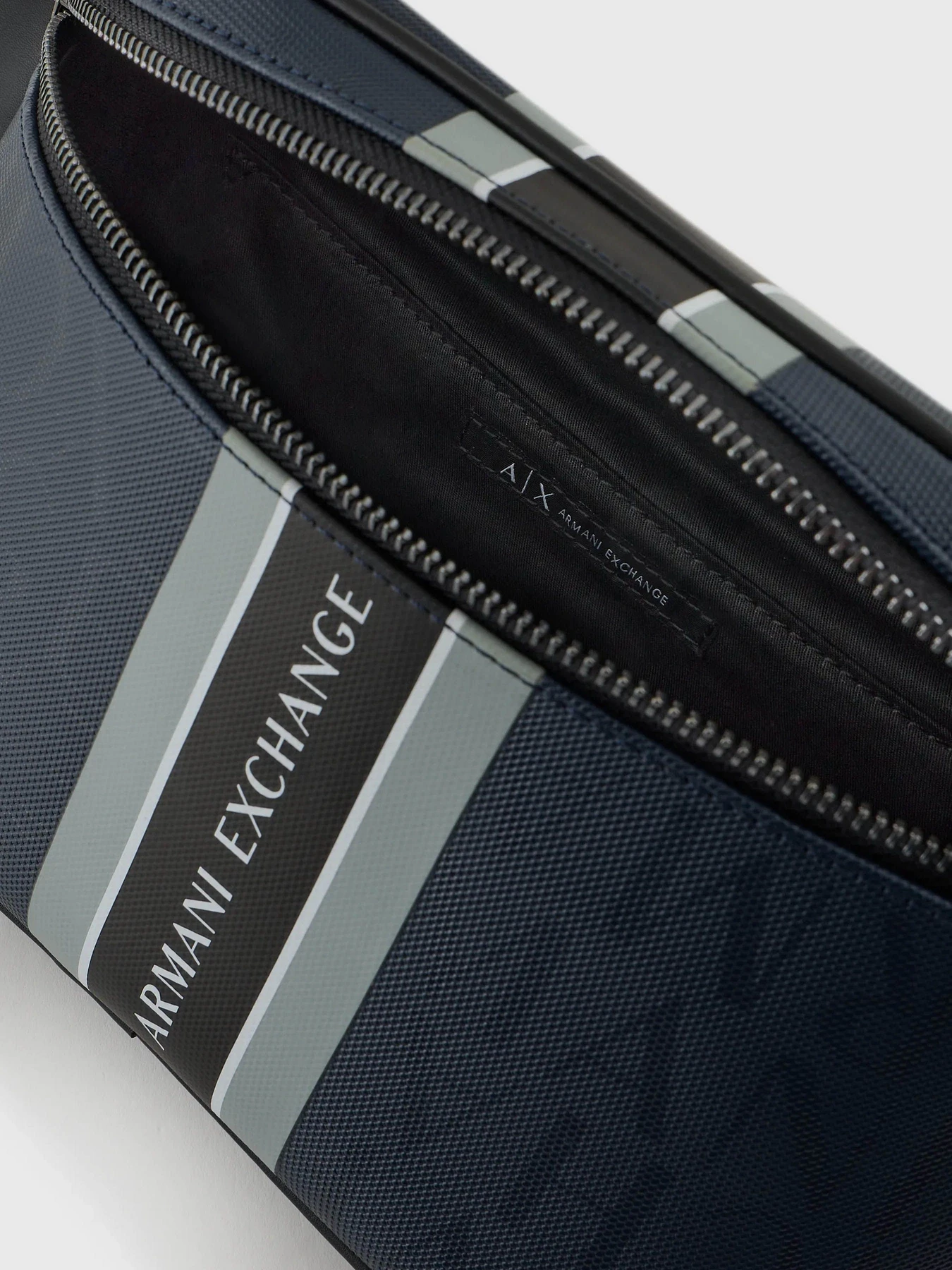 Сумки Armani Exchange Essential модель 952398-CC831-69536 Сумки Armani Exchange Essential модель 952398-CC831-69536 Фото