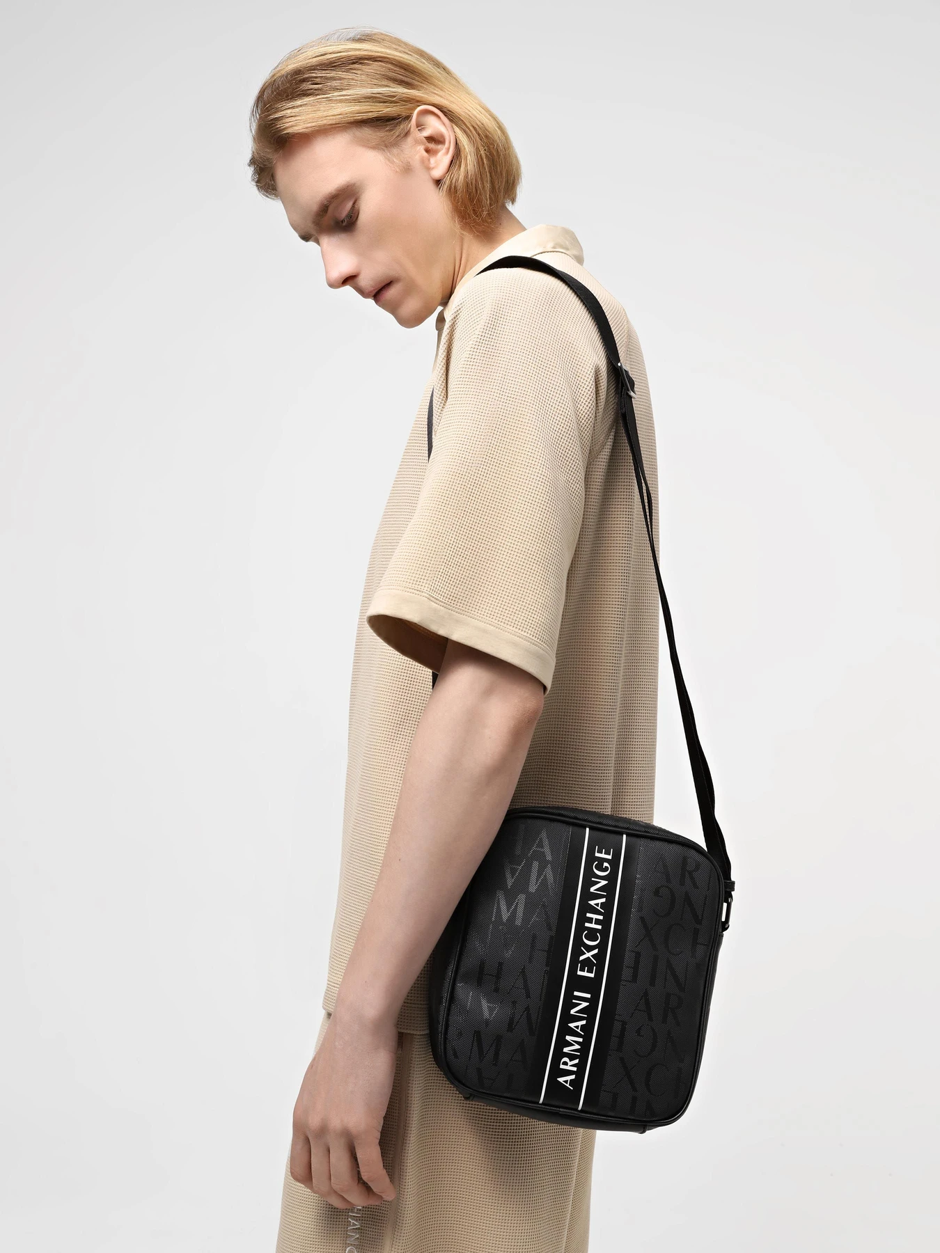 Сумки Armani Exchange модель 952399-CC831-19921 Фото