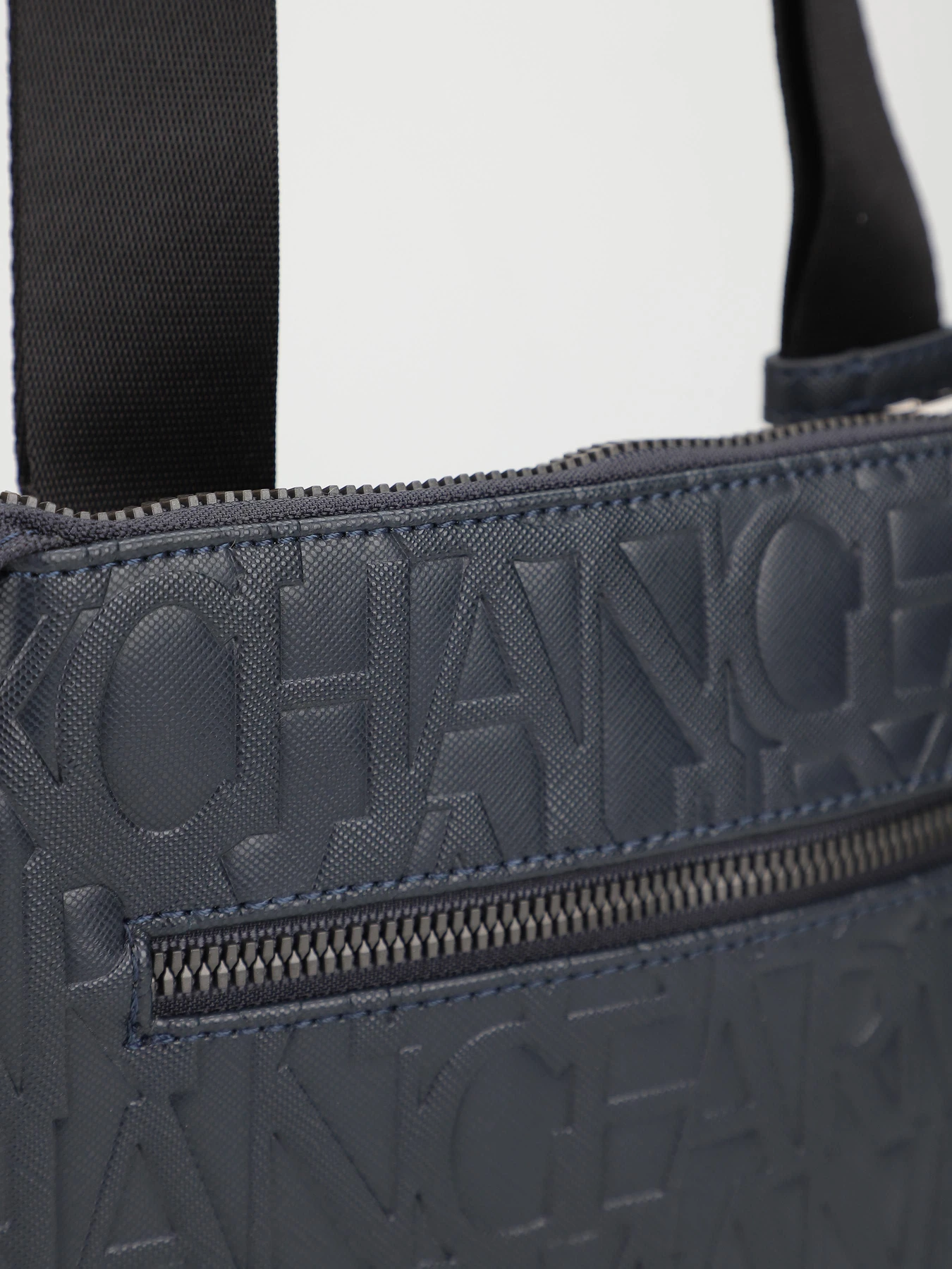 Сумки Armani Exchange модель 952526-CC838-00035 Фото