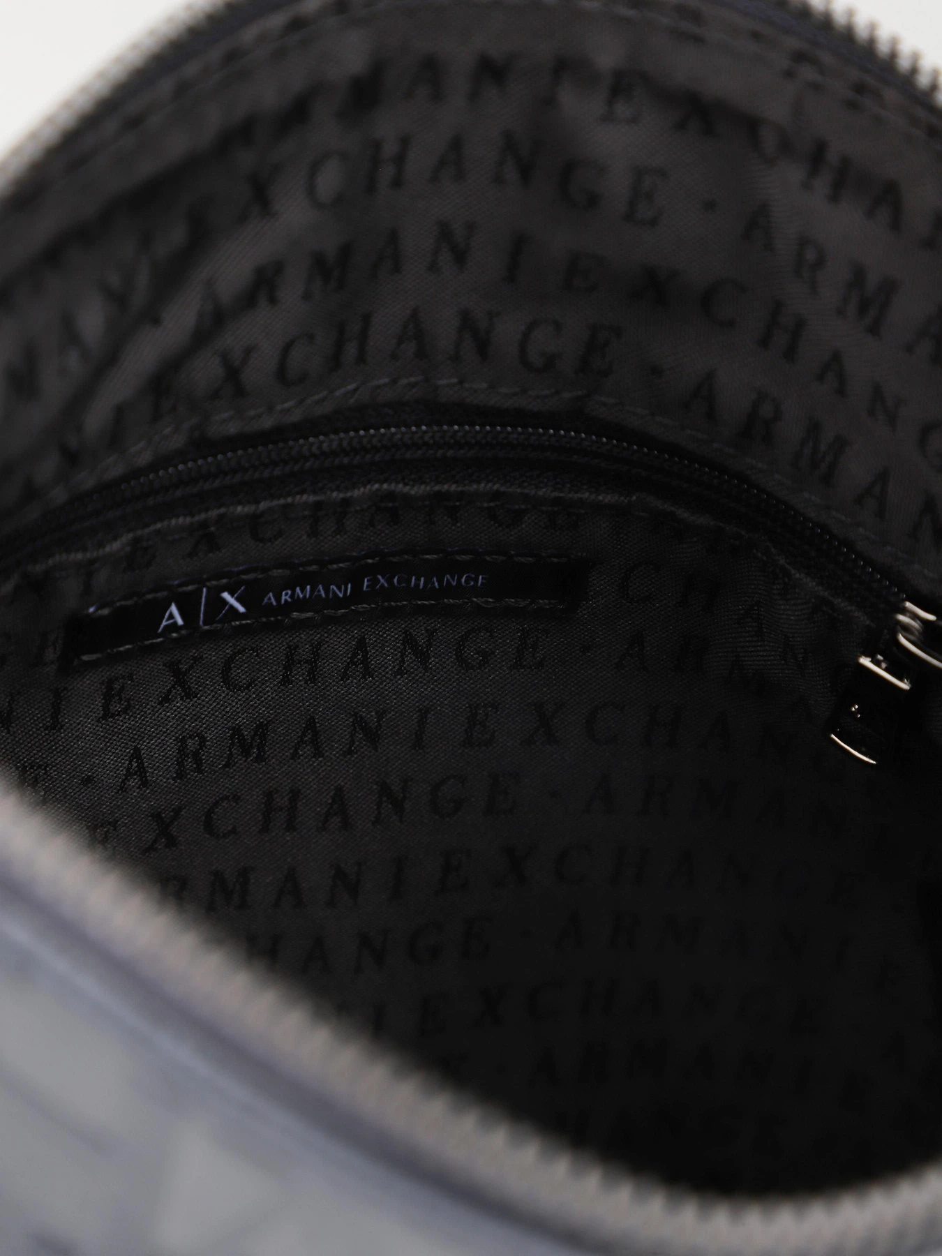Сумки Armani Exchange модель 952526-CC838-00035 Фото