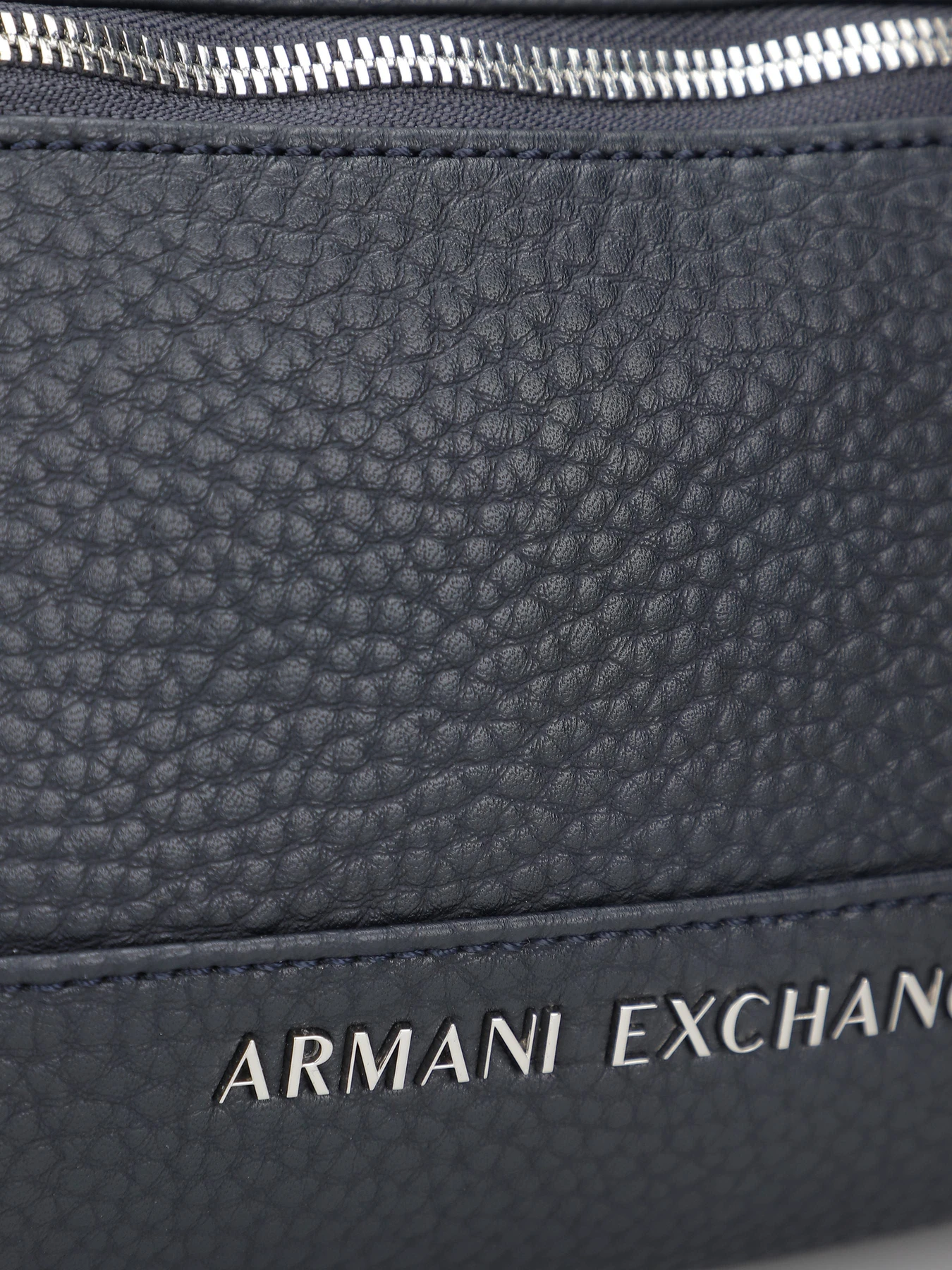 Сумки Armani Exchange Essential модель 952612-CC828-00035 Фото