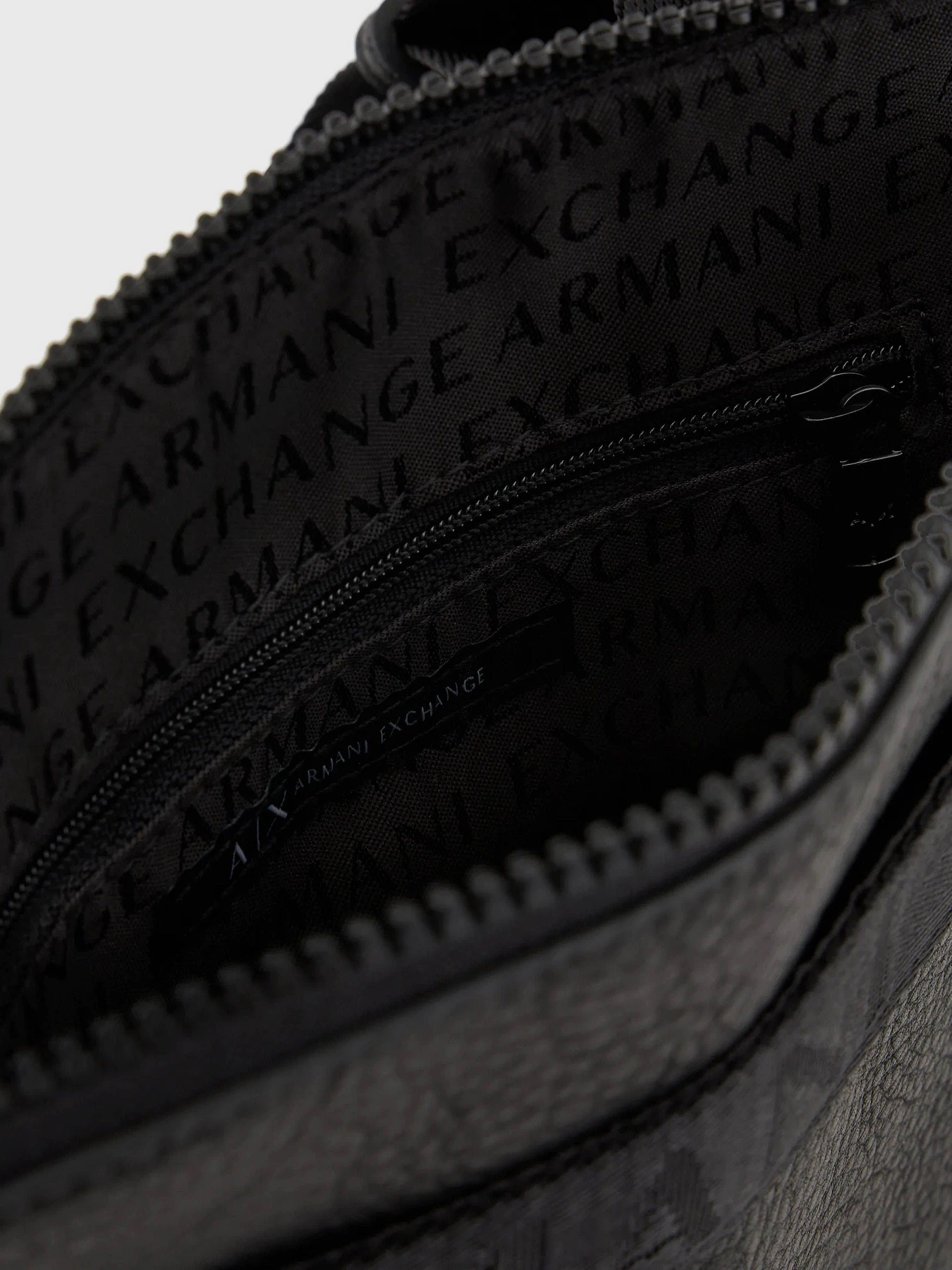 Сумки Armani Exchange модель 952636-4R839-00020 Сумки Armani Exchange модель 952636-4R839-00020 Фото