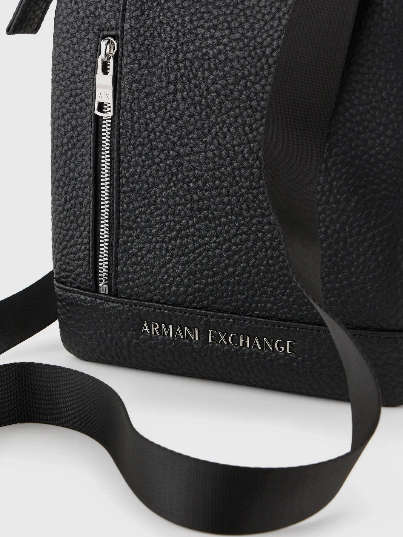 Сумки Armani Exchange модель 952652-CC828-00020 Сумки Armani Exchange модель 952652-CC828-00020 Фото