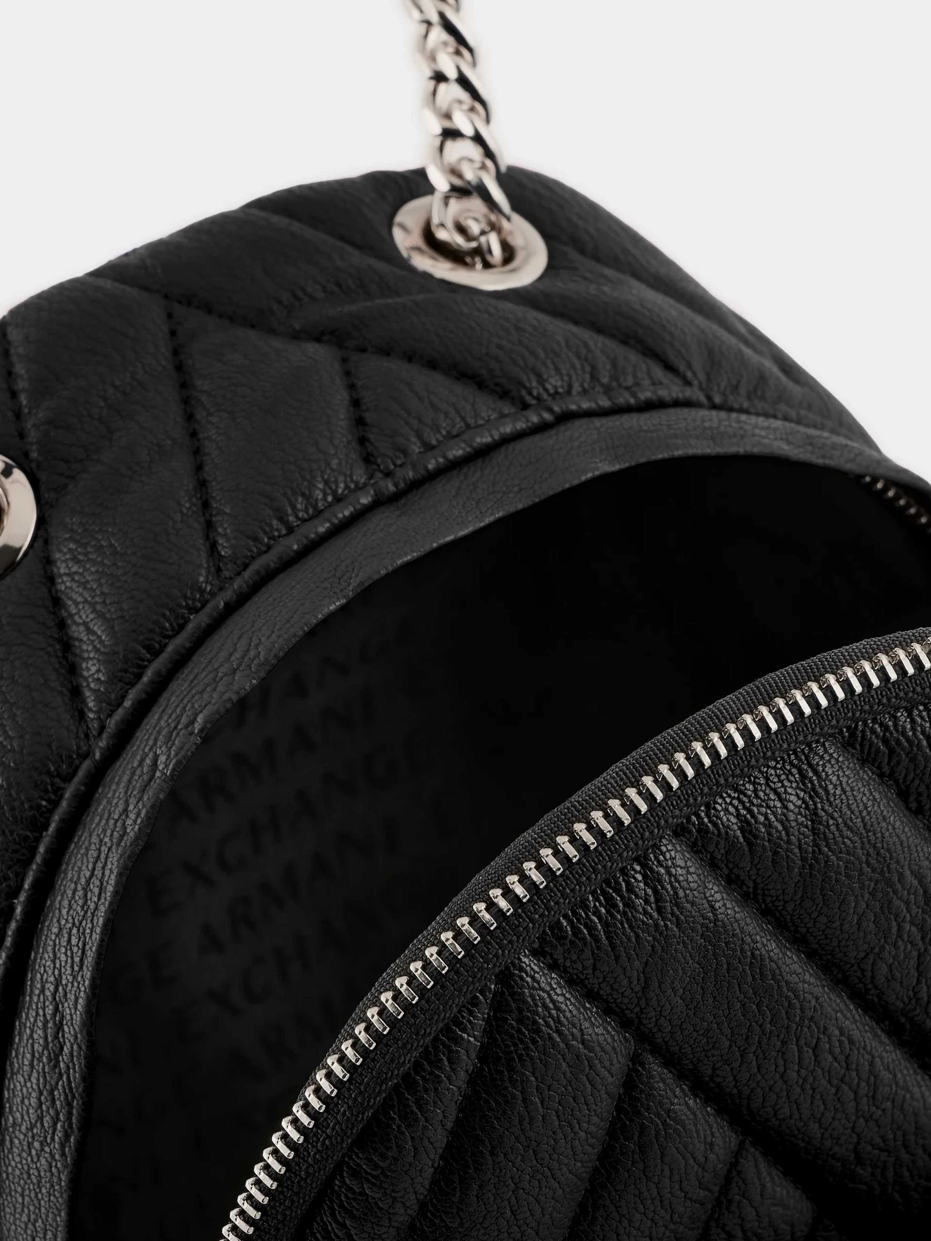 Рюкзаки Armani Exchange модель 942889-2F745-00020 Рюкзаки Armani Exchange модель 942889-2F745-00020 Фото