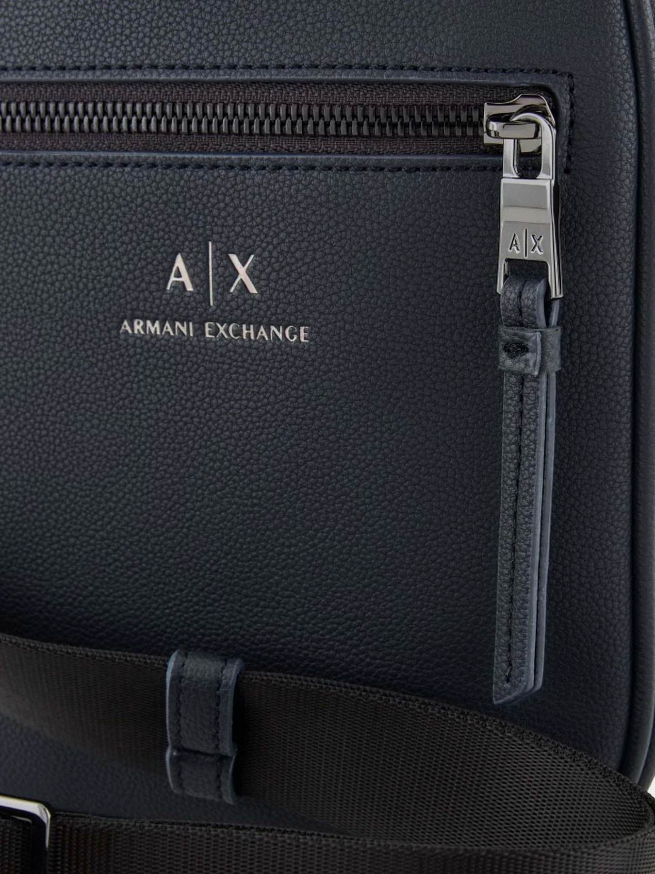 Сумки Armani Exchange Essential модель 952388-CC830-00035 Сумки Armani Exchange Essential модель 952388-CC830-00035 Фото