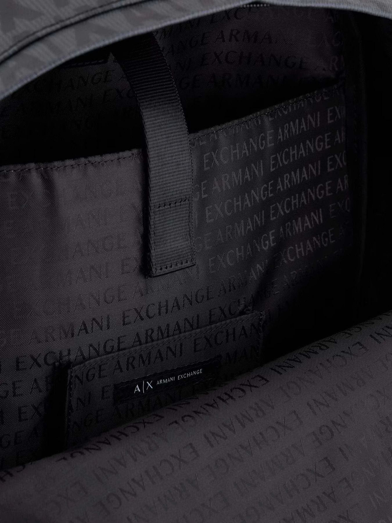 Рюкзаки Armani Exchange модель 952666-4F865-21742 Рюкзаки Armani Exchange модель 952666-4F865-21742 Фото