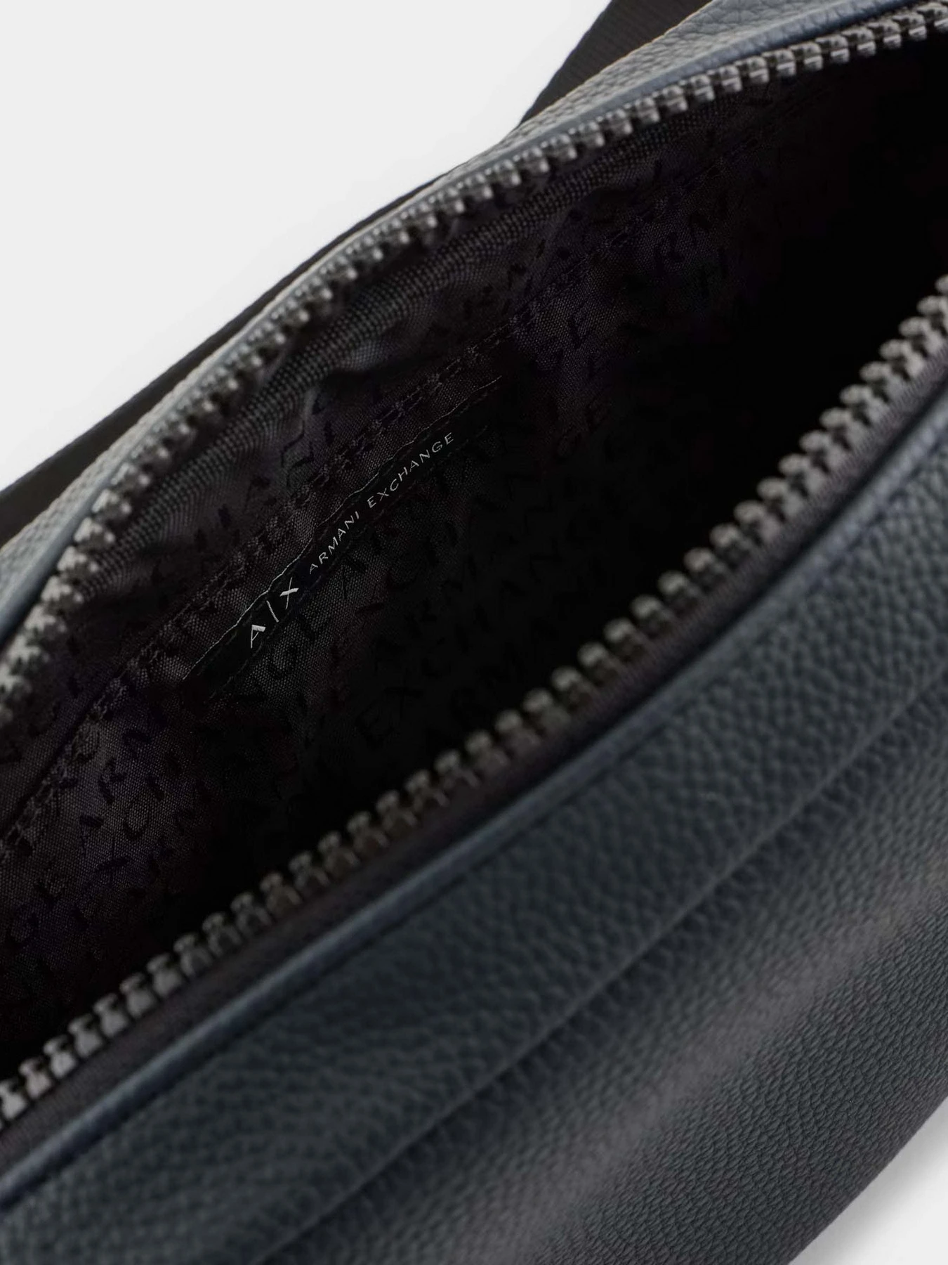 Сумки Armani Exchange модель 952714-4F874-00035 Сумки Armani Exchange модель 952714-4F874-00035 Фото