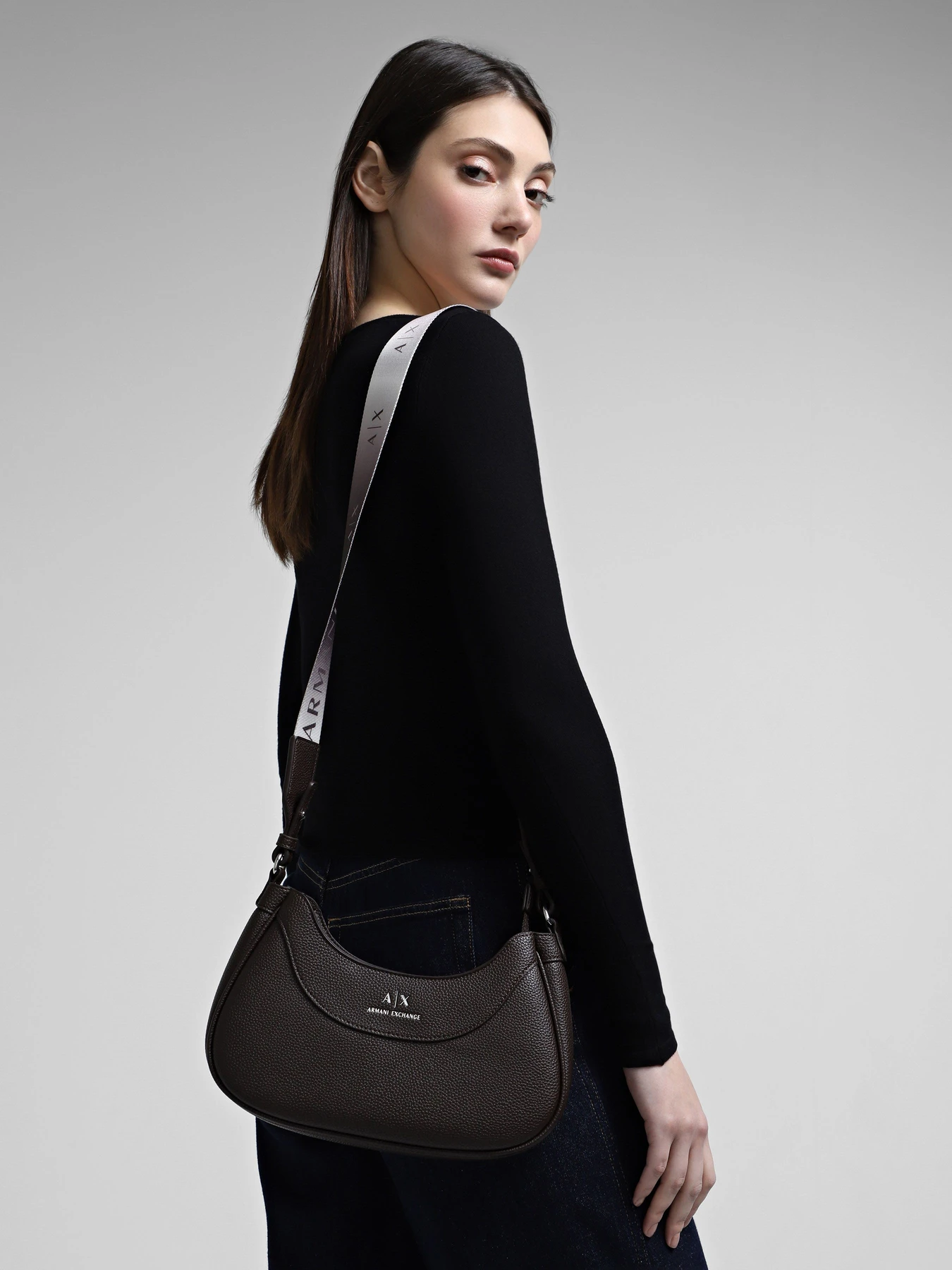 Сумки Armani Exchange модель 942883-CC783-04759 Сумки Armani Exchange модель 942883-CC783-04759 Фото