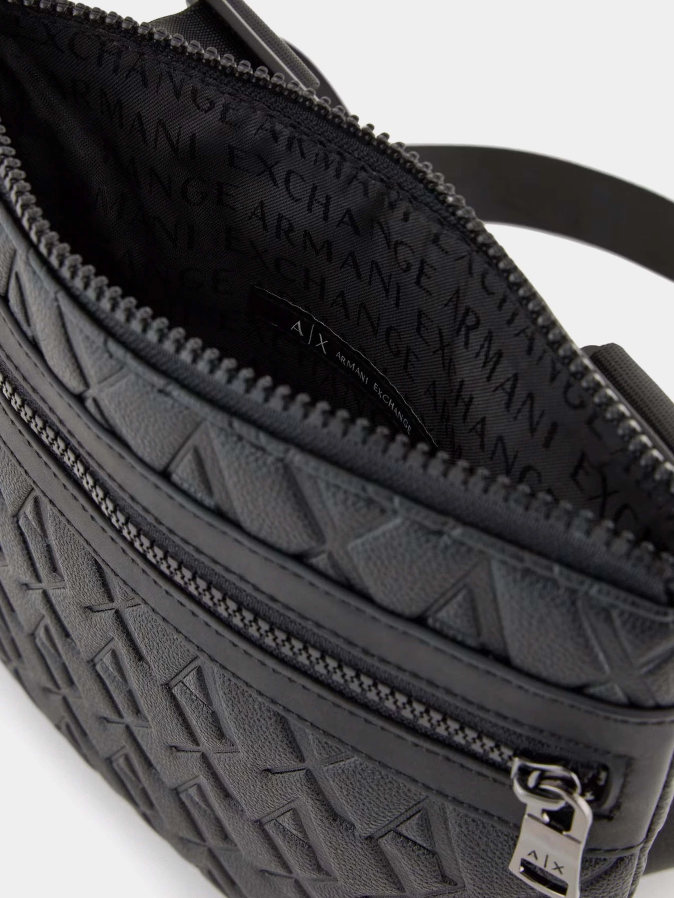 Сумки Armani Exchange модель XM000579-AF12133-UC001 Фото
