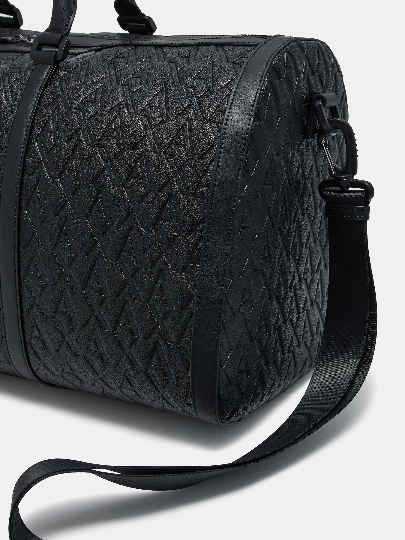 Дорожные сумки и чемоданы Armani Exchange модель XM000845-AF12133-UC001 Дорожные сумки и чемоданы Armani Exchange модель XM000845-AF12133-UC001 Фото