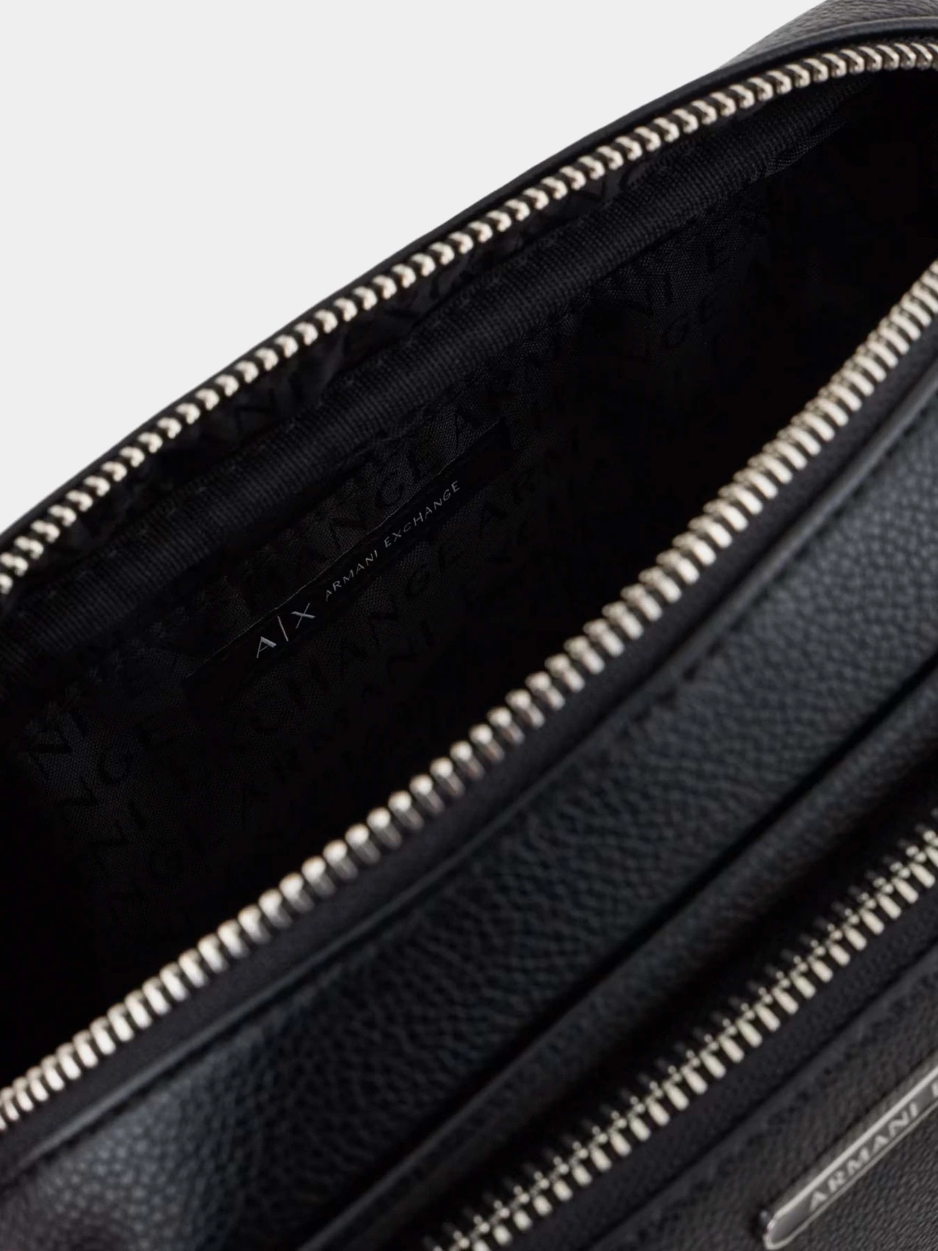 Сумки Armani Exchange модель XM000847-AF12134-UC001 Фото