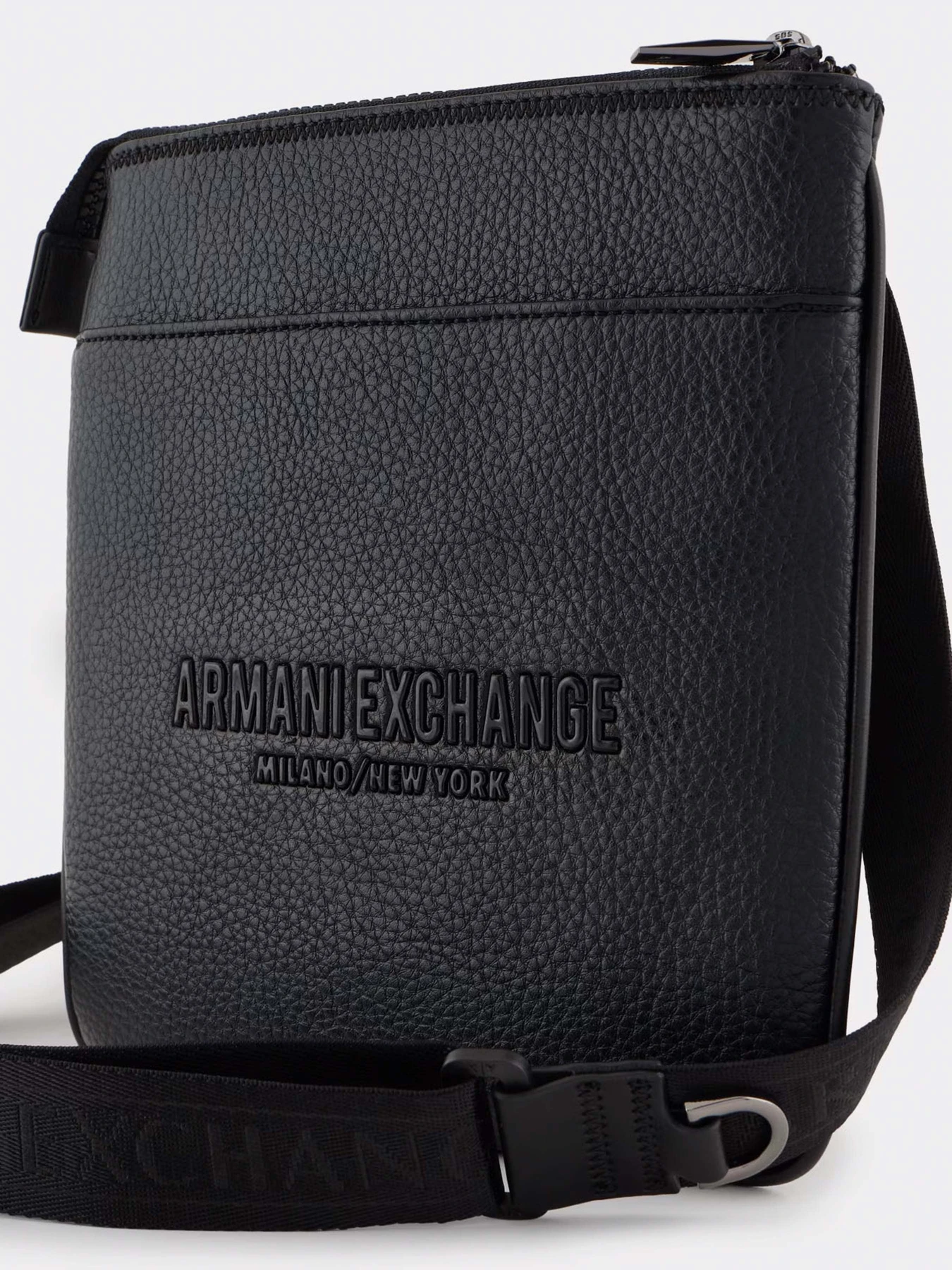 Сумки Armani Exchange модель XM000155-AF11931-UC001 Фото