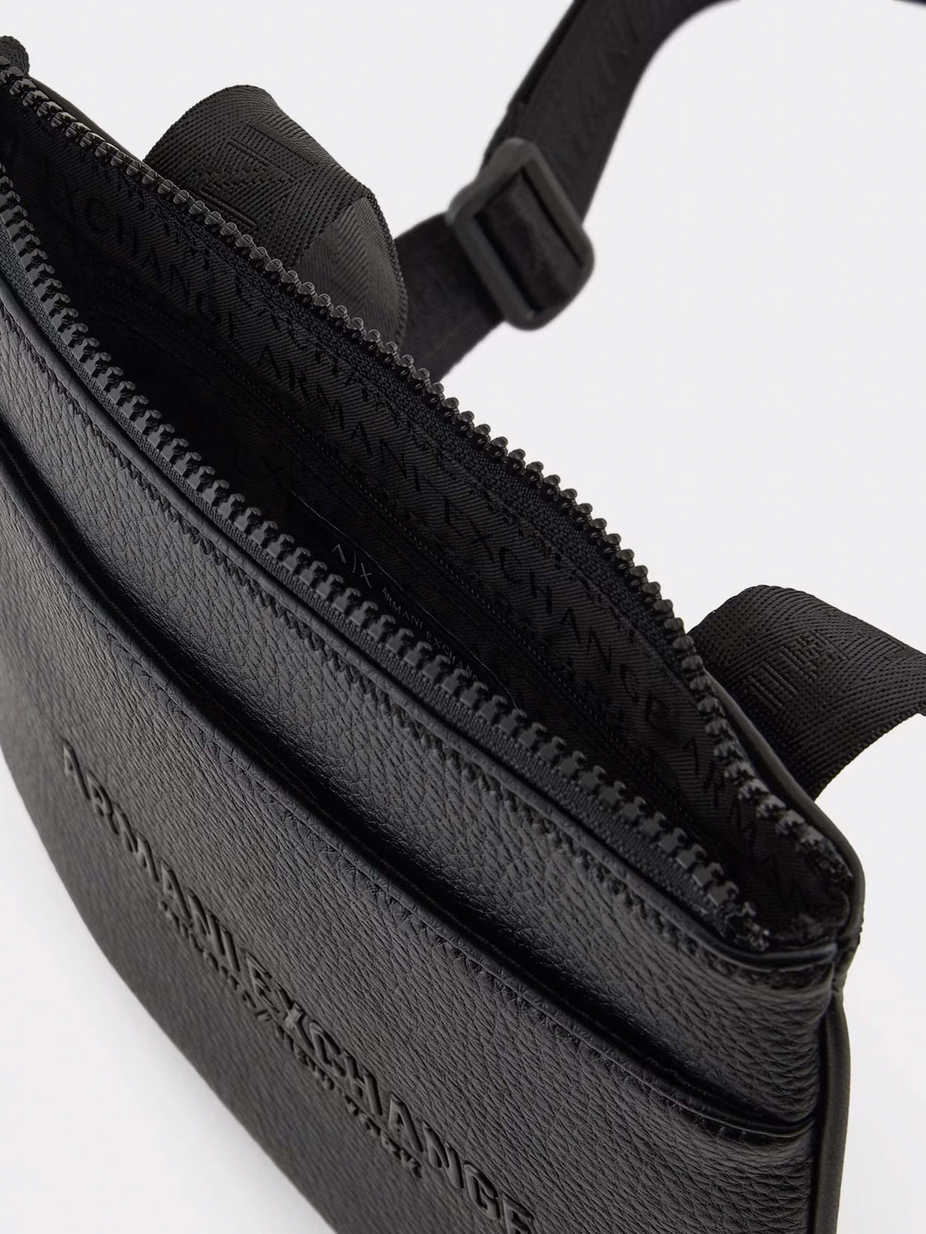 Сумки Armani Exchange модель XM000155-AF11931-UC001 Фото