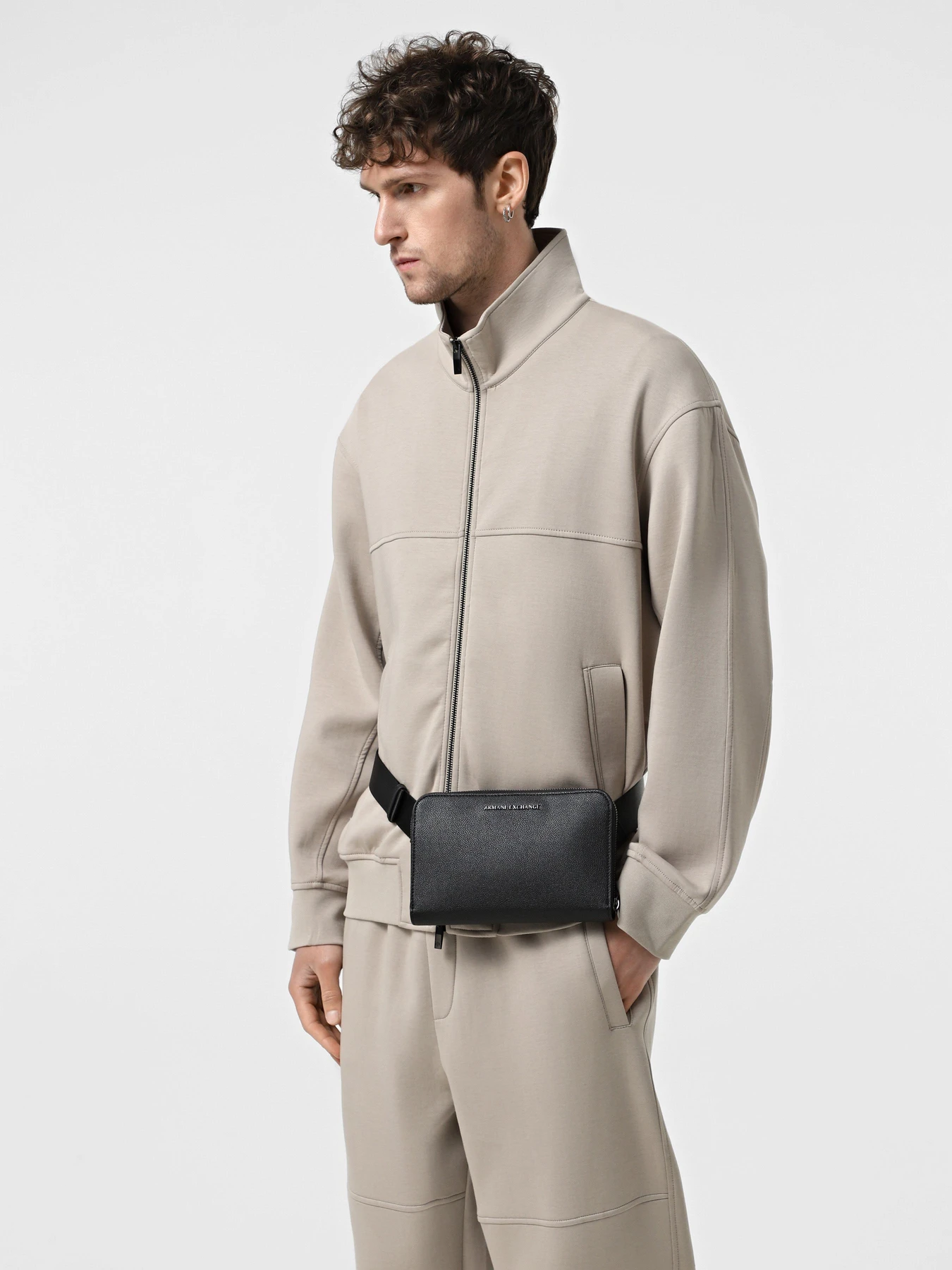 Сумки Armani Exchange модель XM000865-AF13924-UC001 Фото