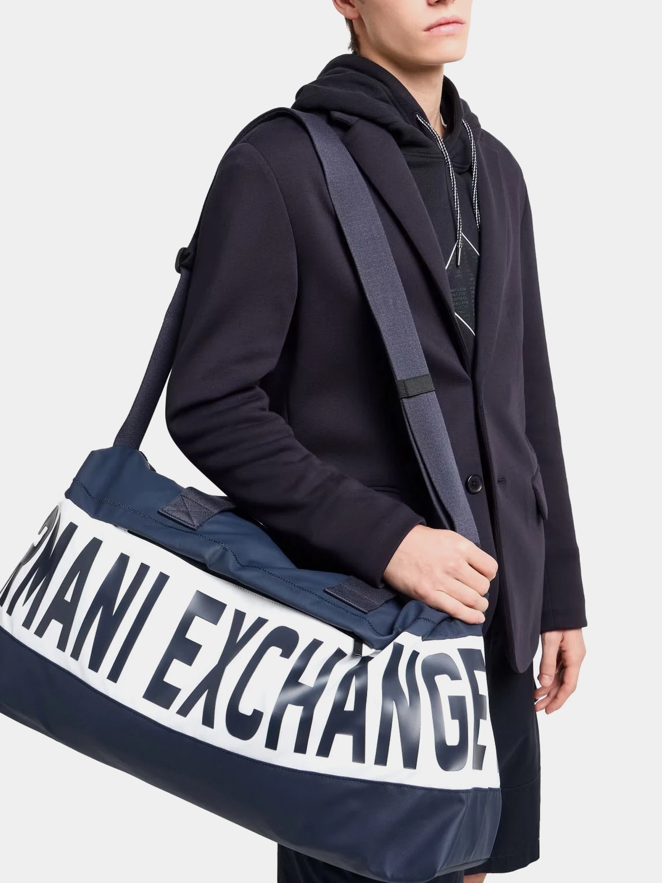 Дорожные сумки и чемоданы Armani Exchange модель XM000592-AF12100-MB106 Дорожные сумки и чемоданы Armani Exchange модель XM000592-AF12100-MB106 Фото