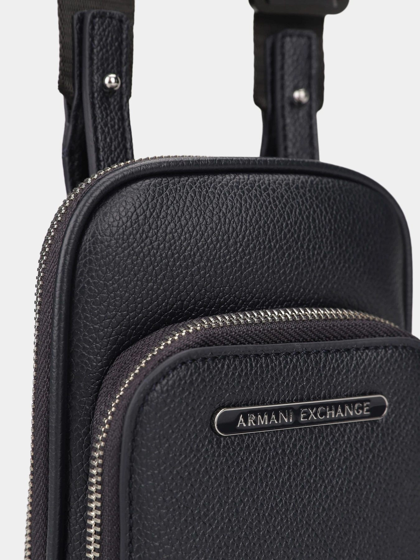 Сумки Armani Exchange модель XM001258-AF12134-UB101 Фото