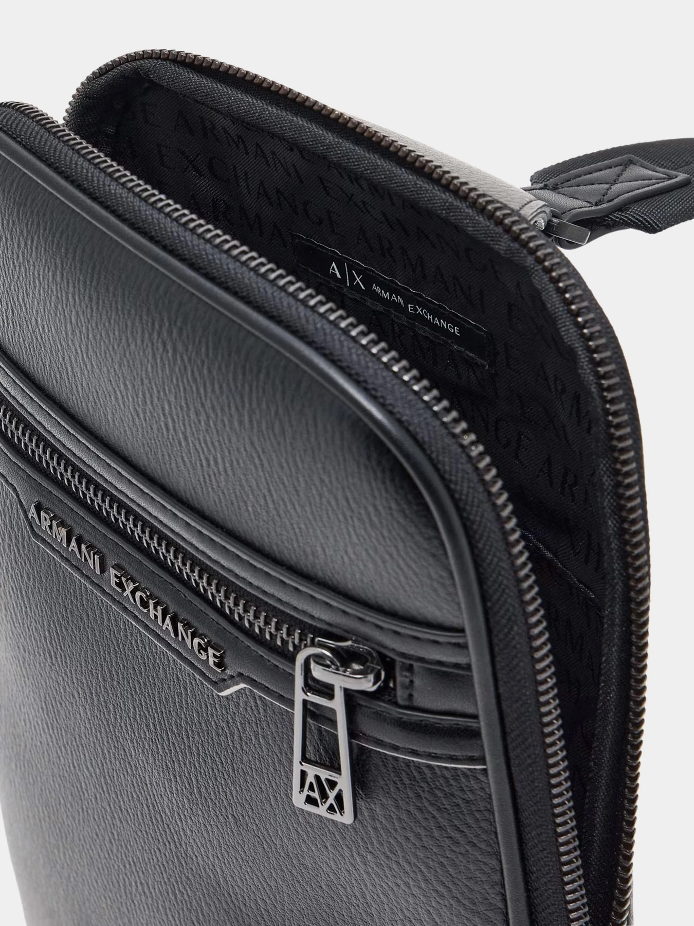 Сумки Armani Exchange модель XM001602-AF17205-MC105 Фото