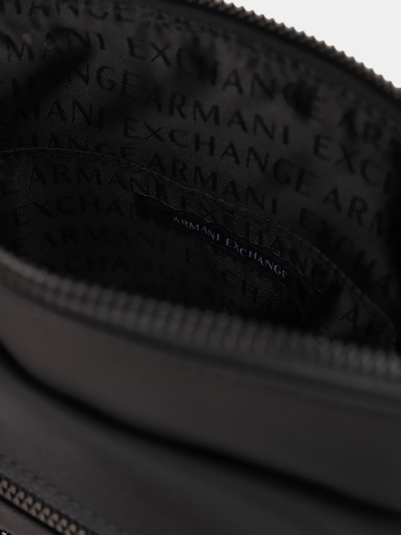 Сумки Armani Exchange модель XM001653-AF17304-MC105 Фото