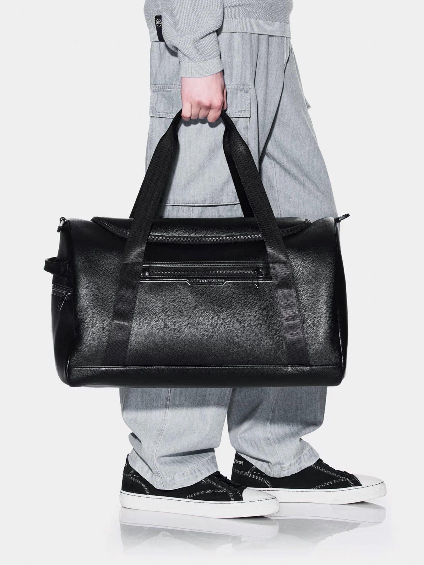 Дорожные сумки и чемоданы Armani Exchange модель XM001999-AF17205-MC105 Дорожные сумки и чемоданы Armani Exchange модель XM001999-AF17205-MC105 Фото