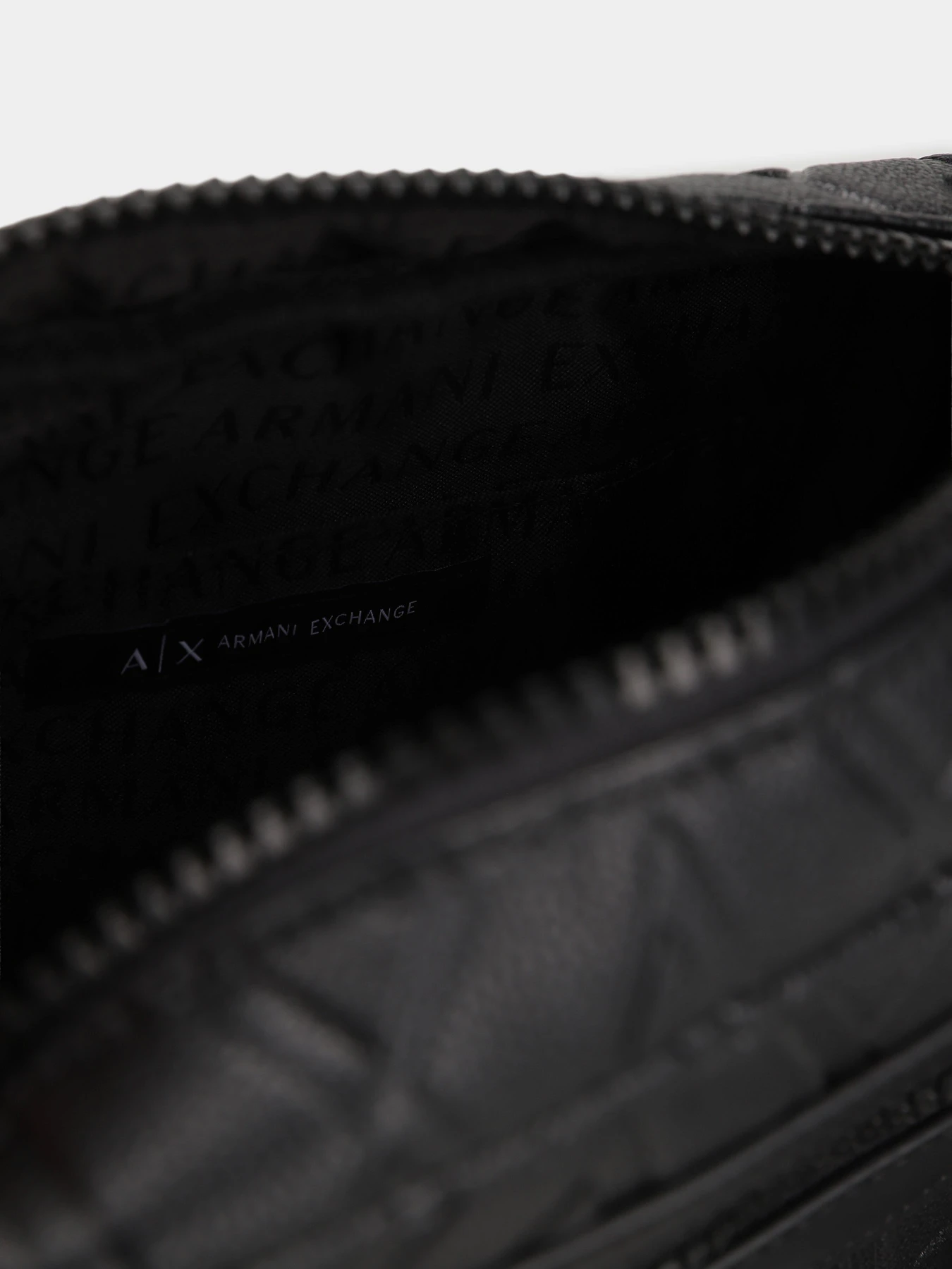 Сумки Armani Exchange модель XM000240-AF12133-UC001 Фото