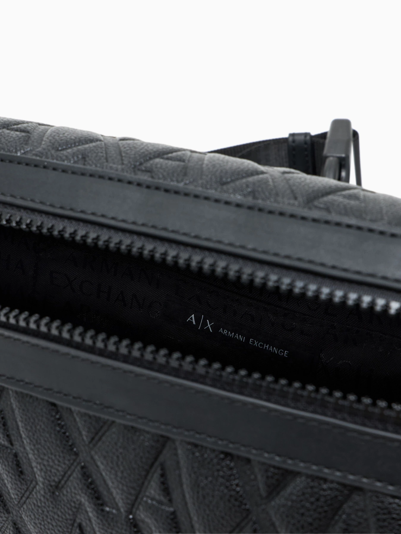 Сумки Armani Exchange модель XM000844-AF12133-UC001 Сумки Armani Exchange модель XM000844-AF12133-UC001 Фото