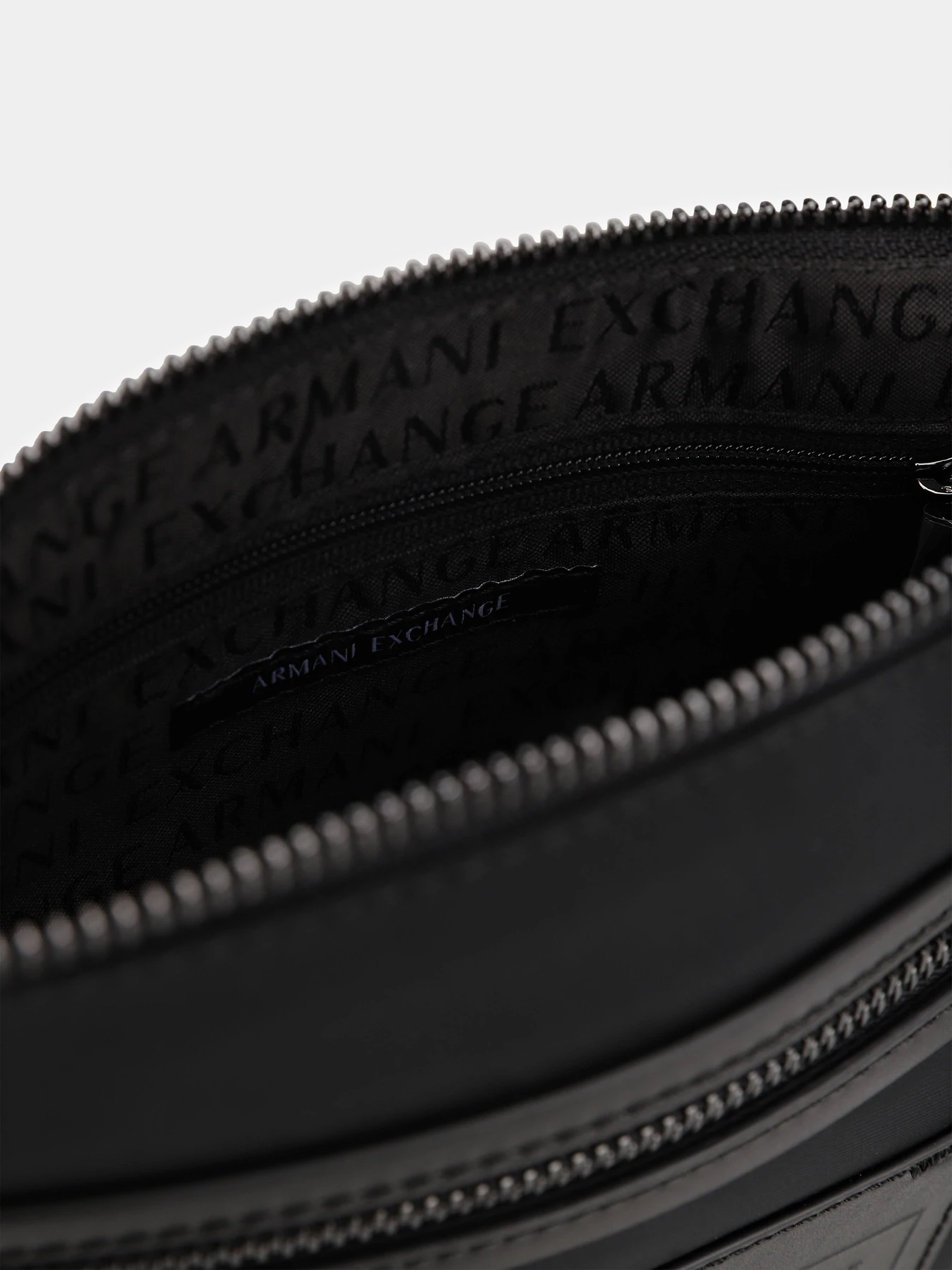 Сумки Armani Exchange модель XM001668-AF17306-MC105 Сумки Armani Exchange модель XM001668-AF17306-MC105 Фото