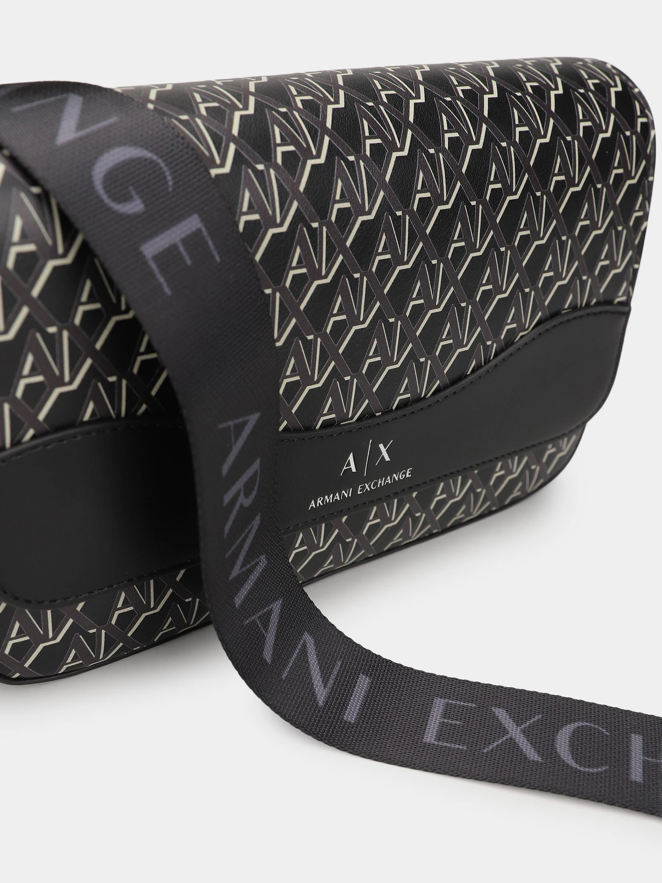 Сумки Armani Exchange модель XW001596-AF17145-MC043 Фото