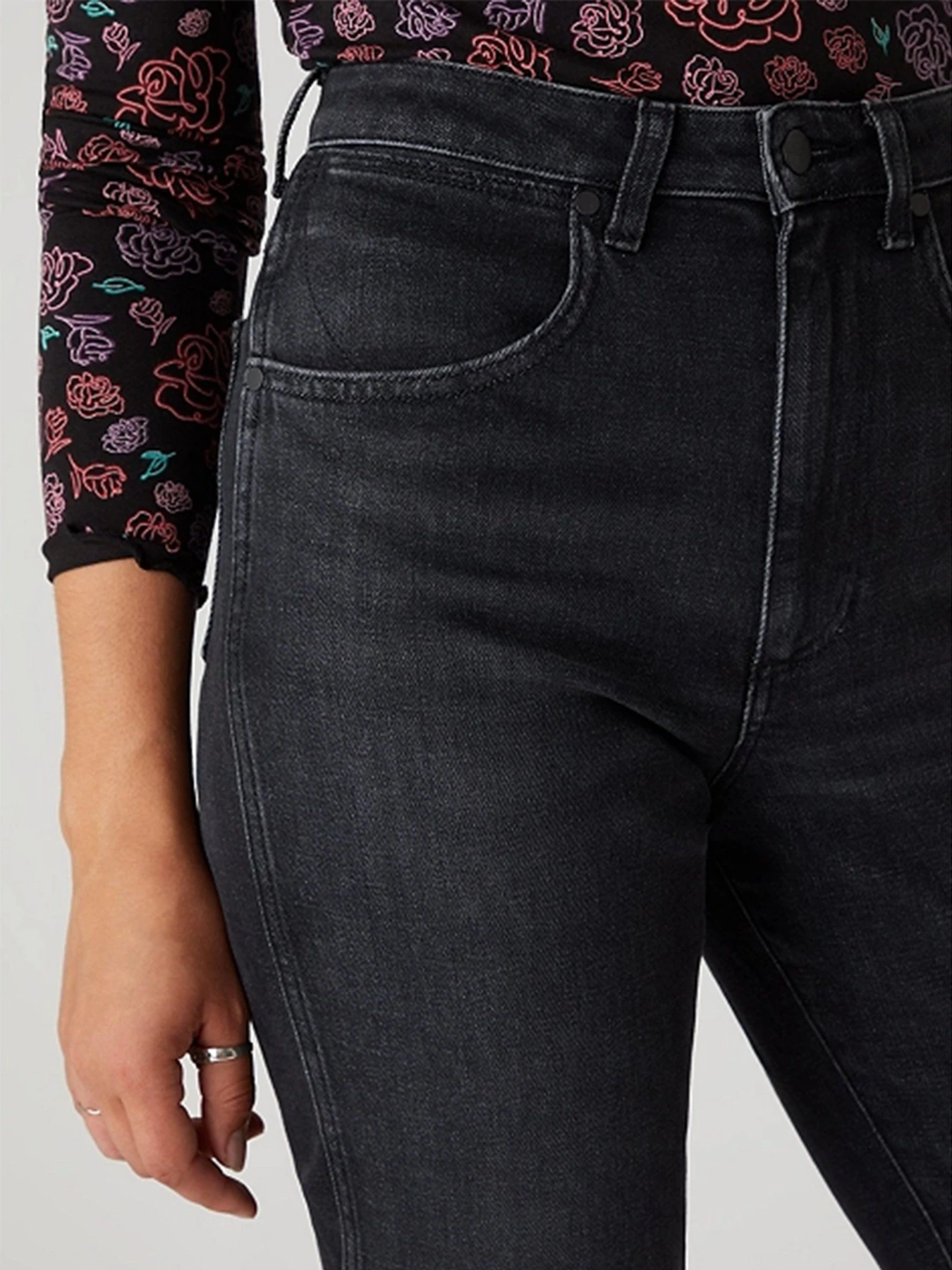 Джинсы Wrangler Mom модель W246KO96B_32 Джинсы Wrangler Mom модель W246KO96B_32 Фото