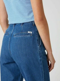 Джинсы Wrangler Mom Chino модель W22HZB26K_32 Фото