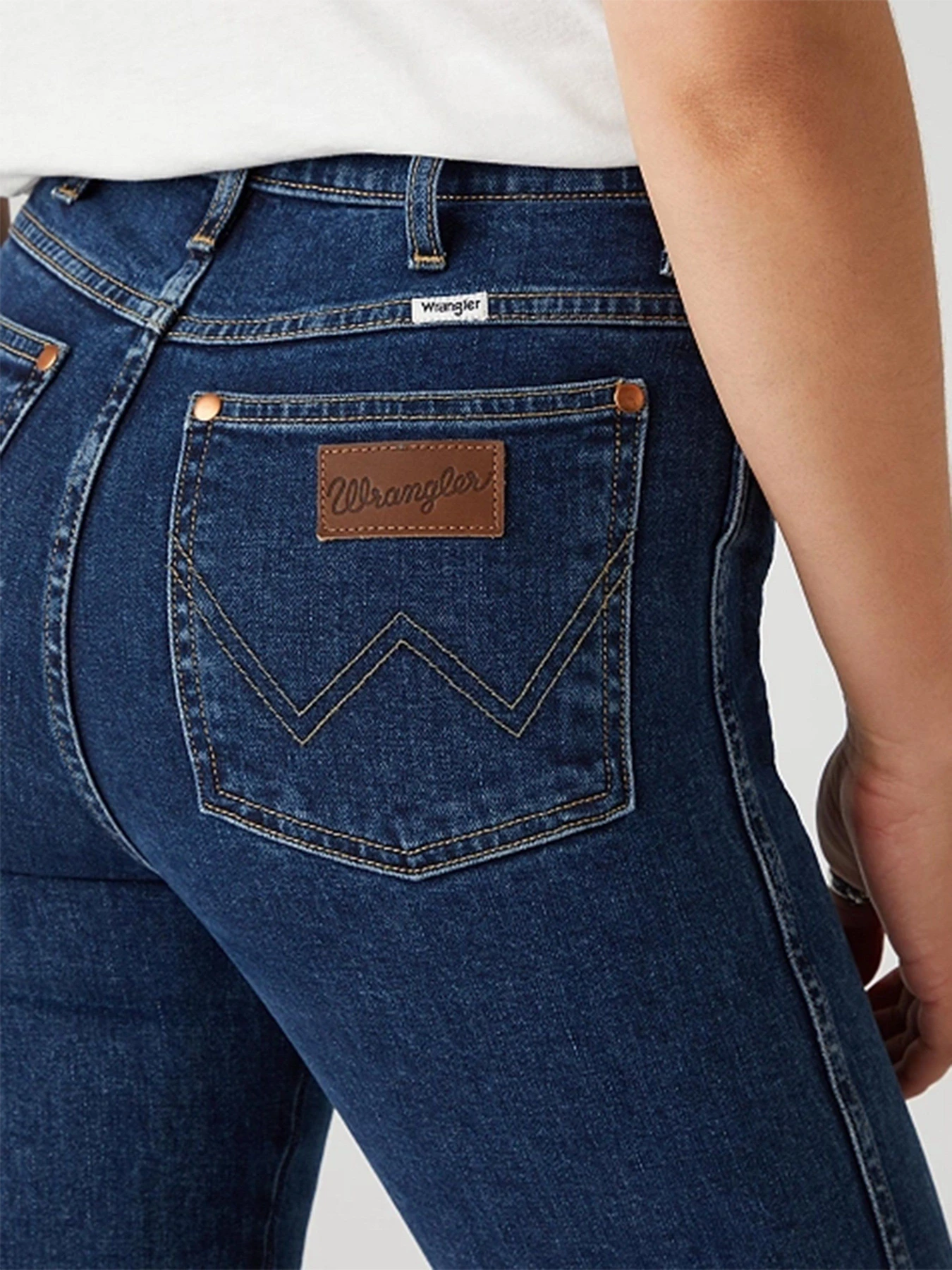 Джинсы Wrangler Straight модель W2H2D222Z_32 Джинсы Wrangler Straight модель W2H2D222Z_32 Фото