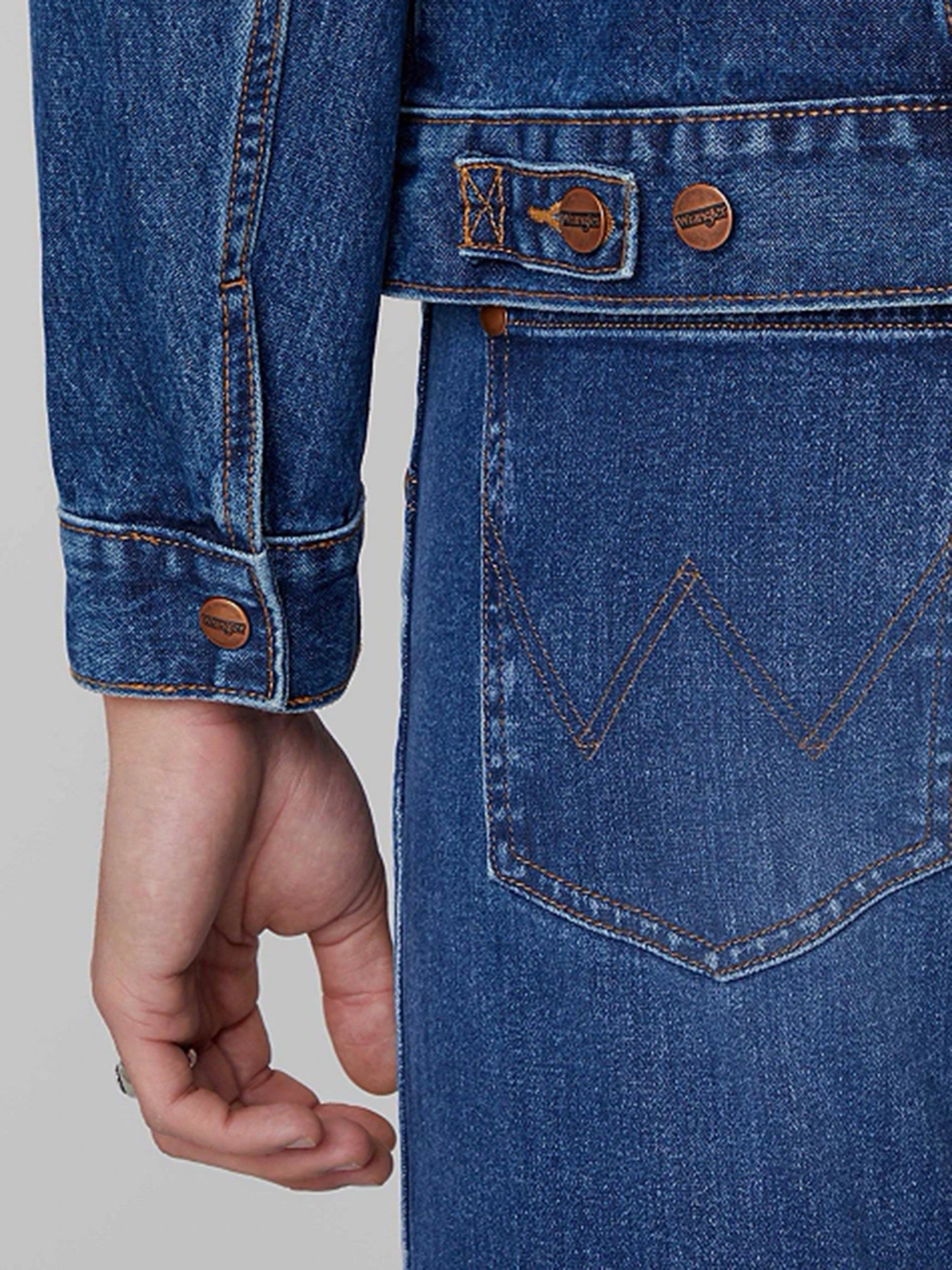 Куртки и дубленки Wrangler ICONS модель W4MJUG923 Куртки и дубленки Wrangler ICONS модель W4MJUG923 Фото