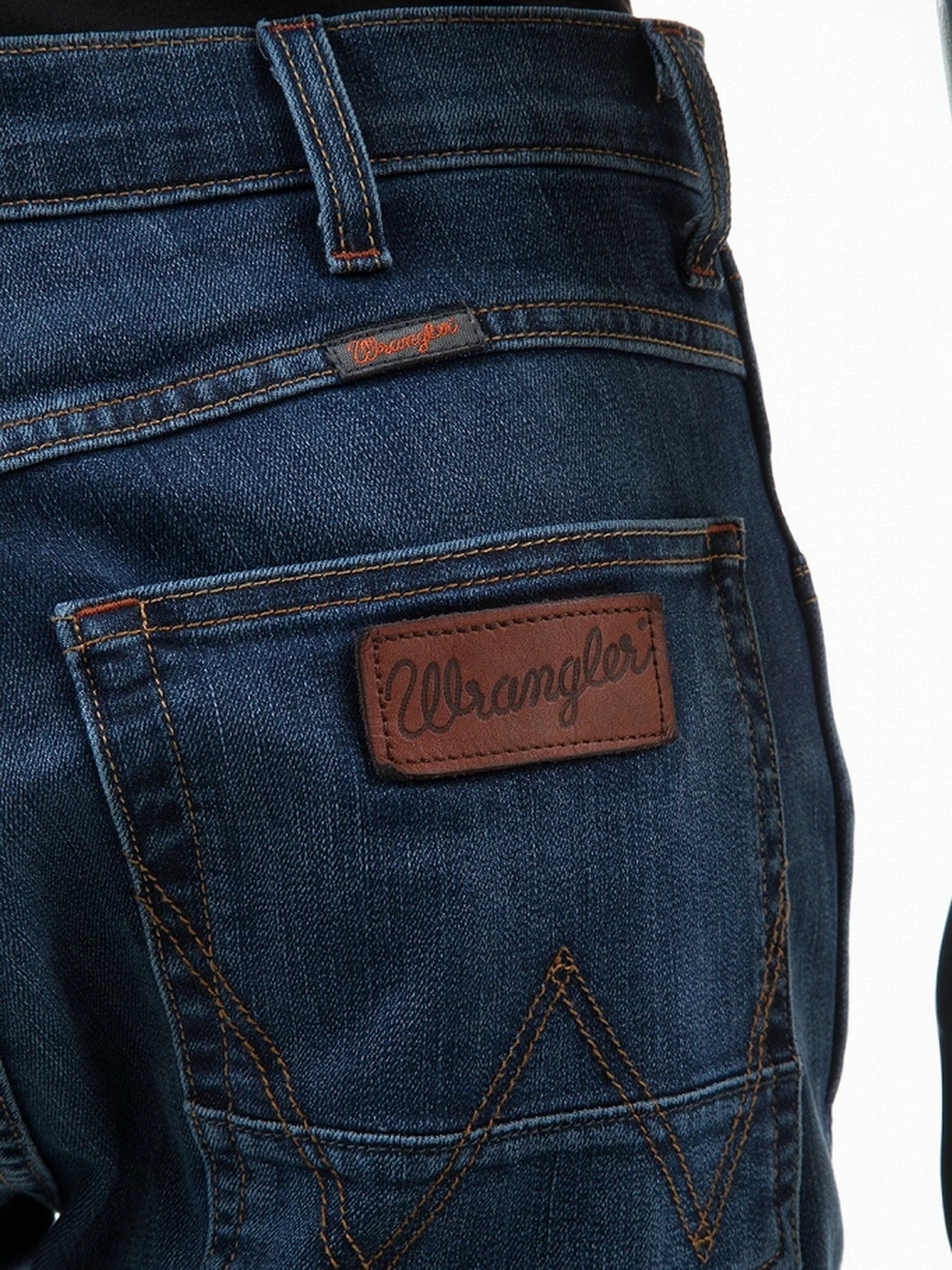 Джинсы Wrangler Arizona Straight Classic модель W12OUJ47R_32 Фото