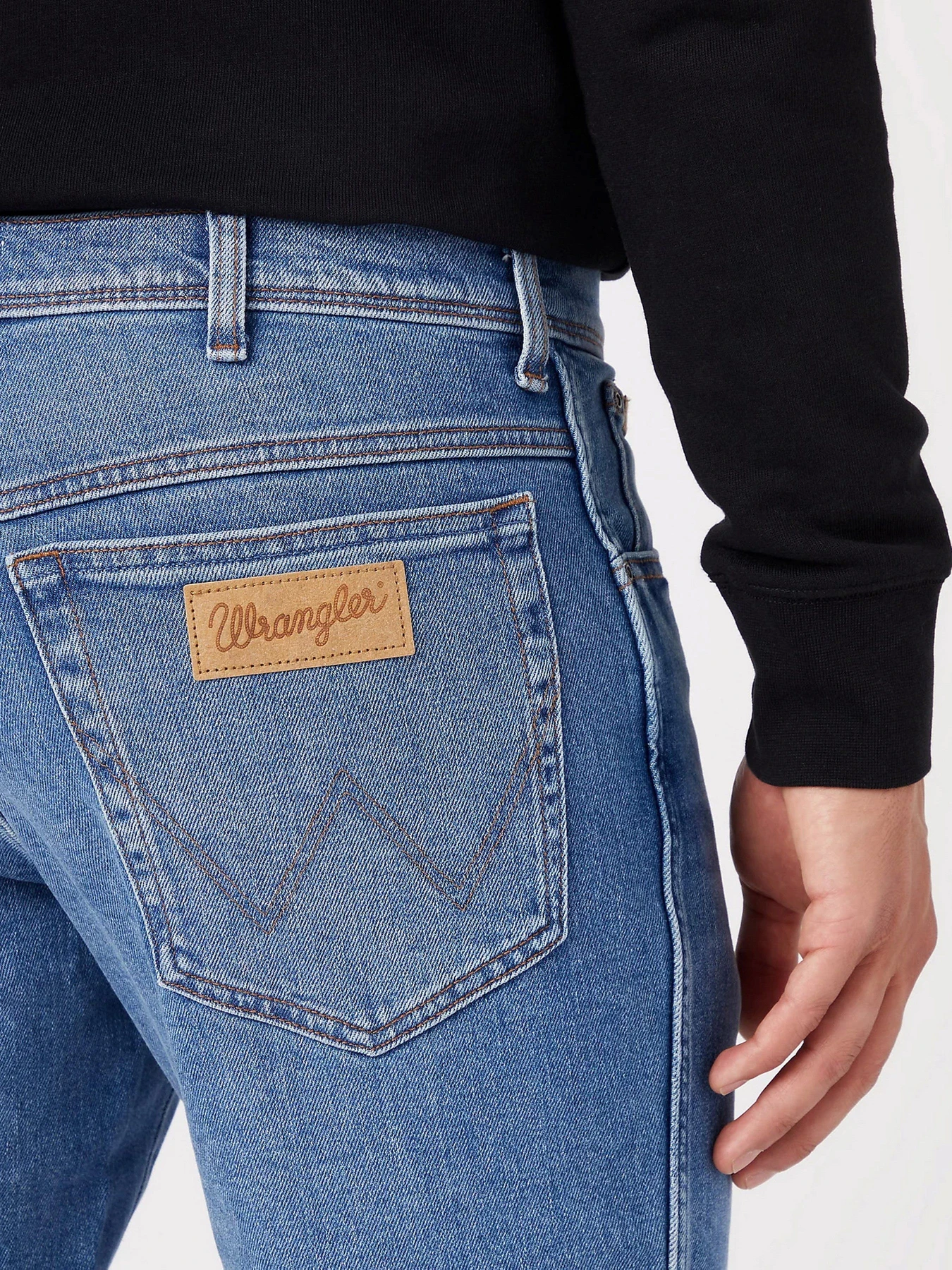 Джинсы Wrangler модель W12TJX21Y32_32 Фото
