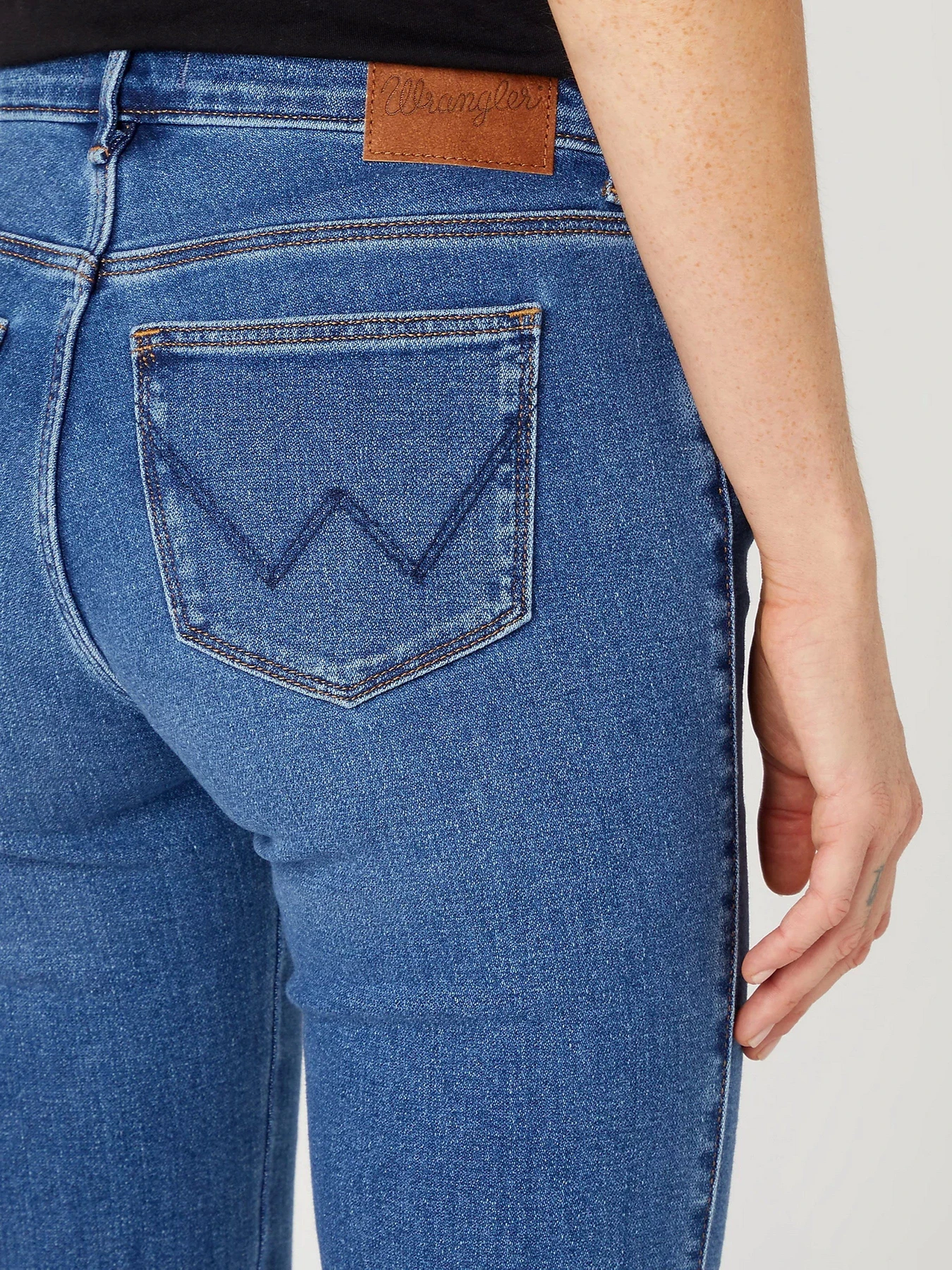 Джинсы Wrangler Bootcut Camellia модель W28B4734R_32 Джинсы Wrangler Bootcut Camellia модель W28B4734R_32 Фото