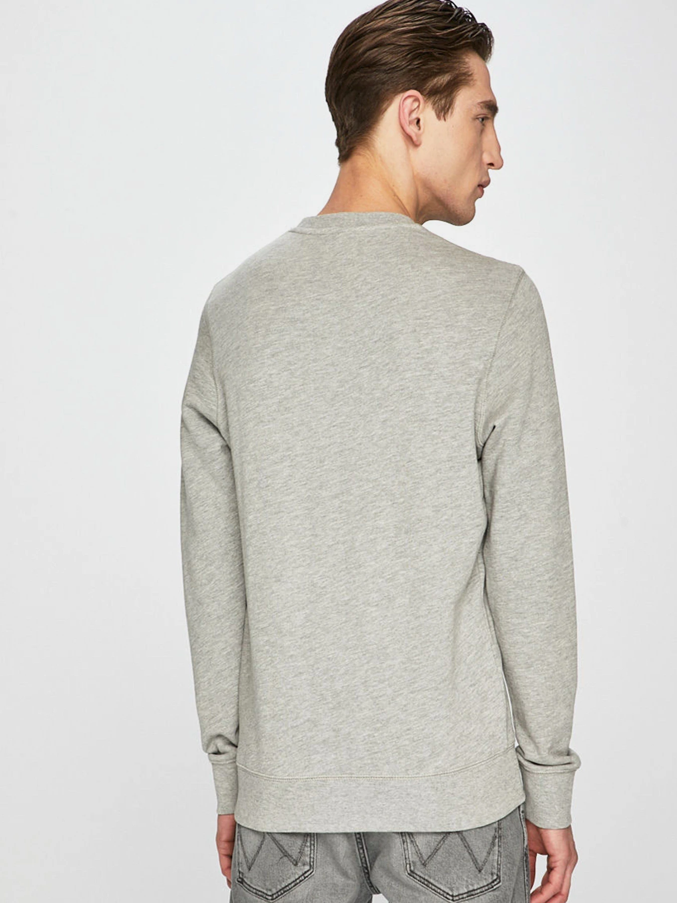 Худи и свитшоты Wrangler Sign Off Sweat модель W6589HA37 Худи и свитшоты Wrangler Sign Off Sweat модель W6589HA37 Фото
