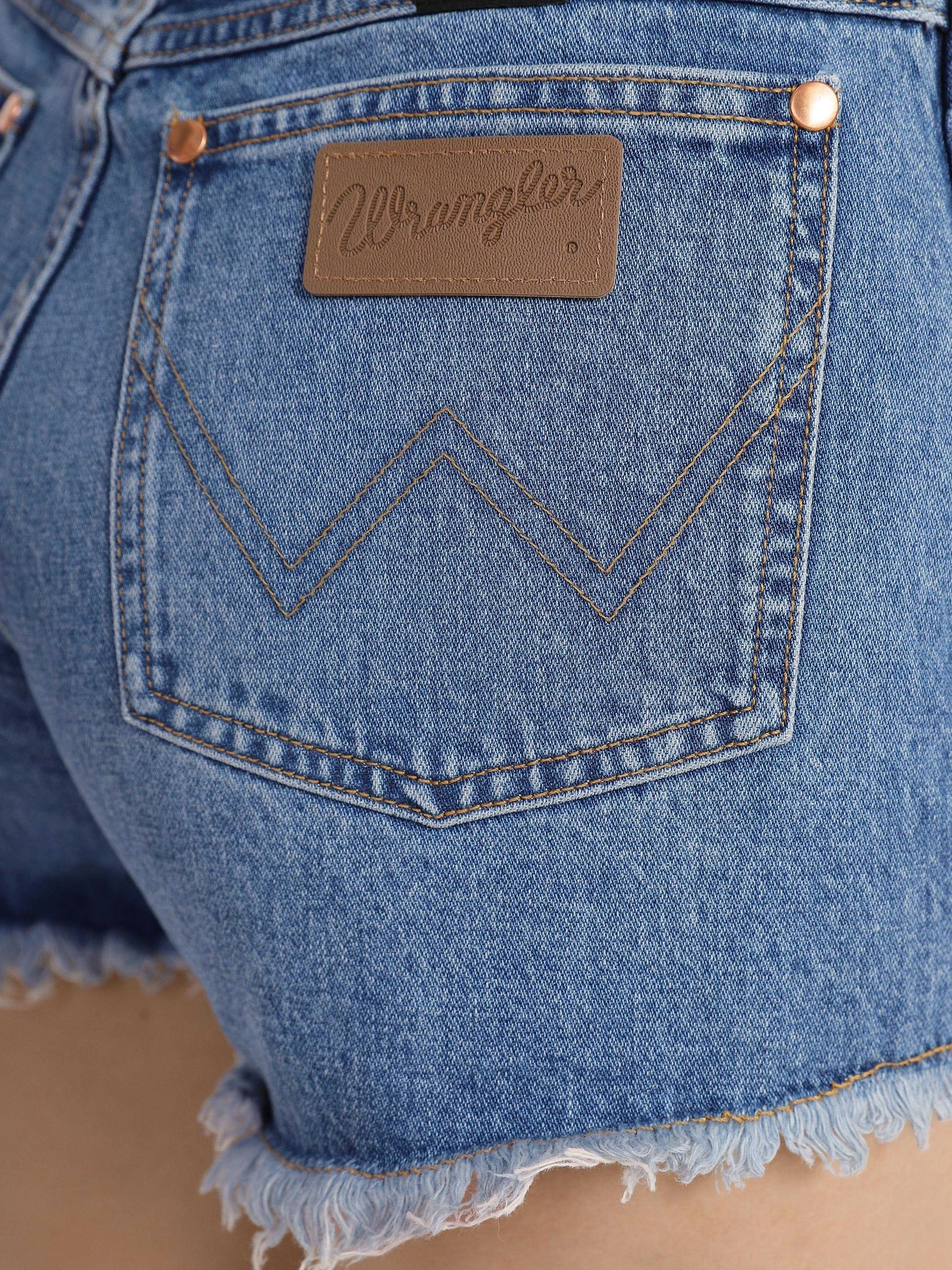 Шорты Wrangler Reworked Short модель W23K73216 Шорты Wrangler Reworked Short модель W23K73216 Фото