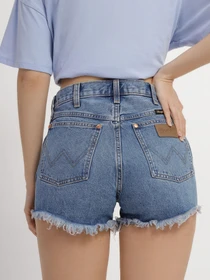 Шорты Wrangler Reworked Short модель W23K73216 Фото