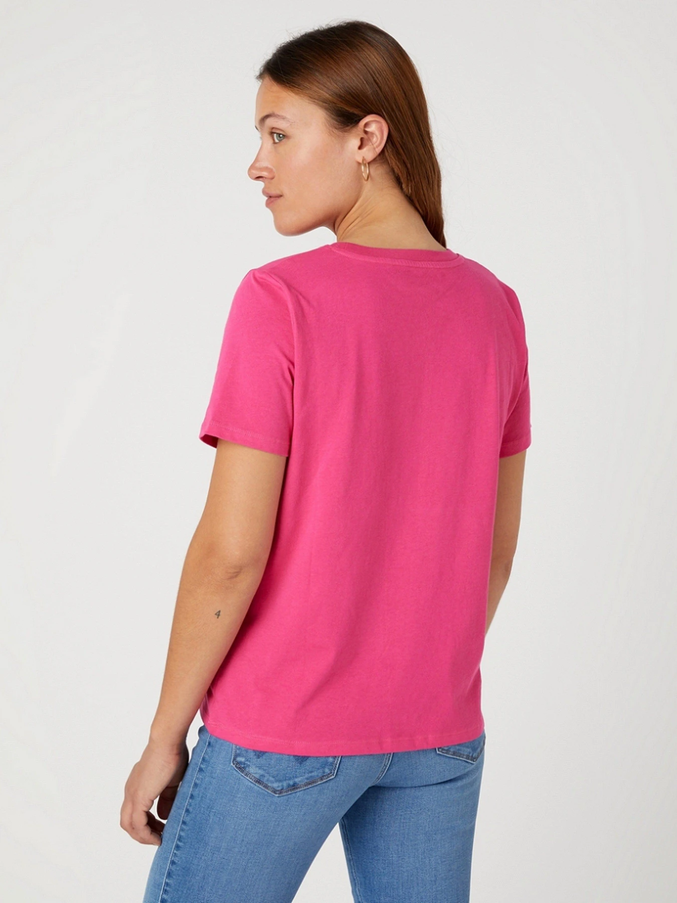 Футболки и поло Wrangler Round Tee модель W7N4D3P62 Футболки и поло Wrangler Round Tee модель W7N4D3P62 Фото