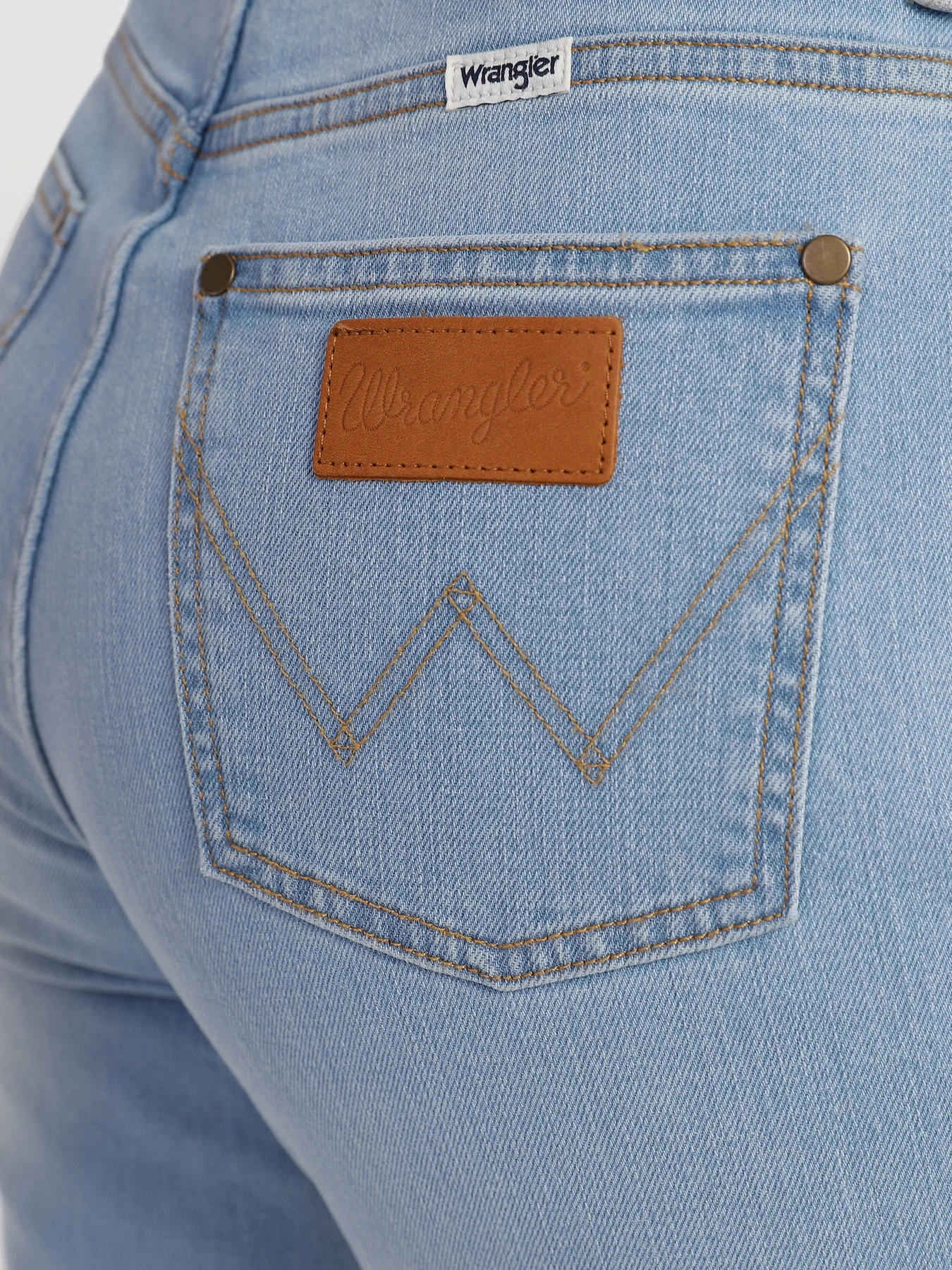 Джинсы Wrangler Mom модель W246HN42H_32 Джинсы Wrangler Mom модель W246HN42H_32 Фото
