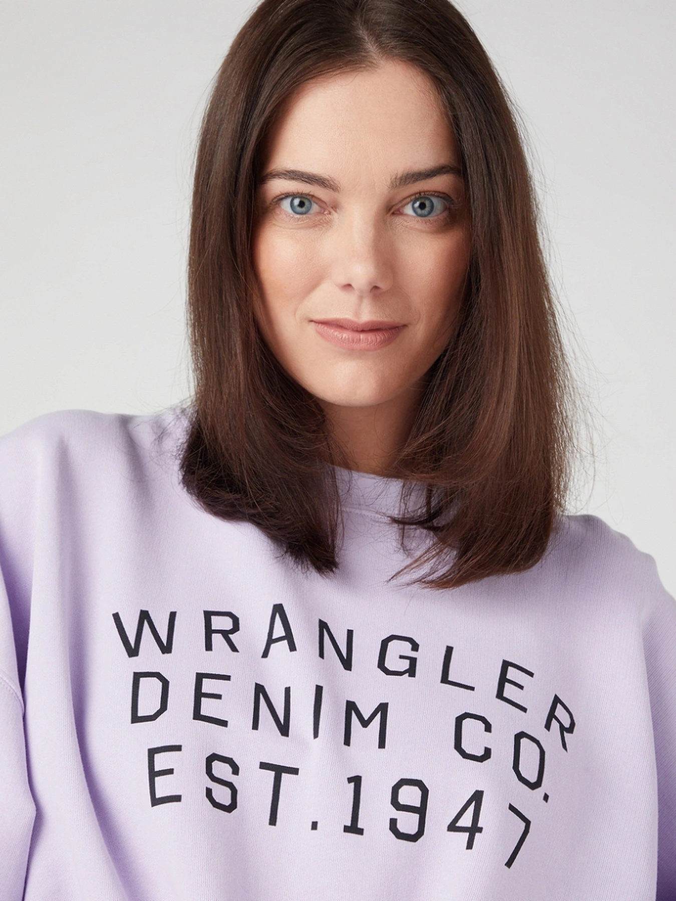 Худи и свитшоты Wrangler Crew Sweat Slogan модель W6R5HAP26 Худи и свитшоты Wrangler Crew Sweat Slogan модель W6R5HAP26 Фото