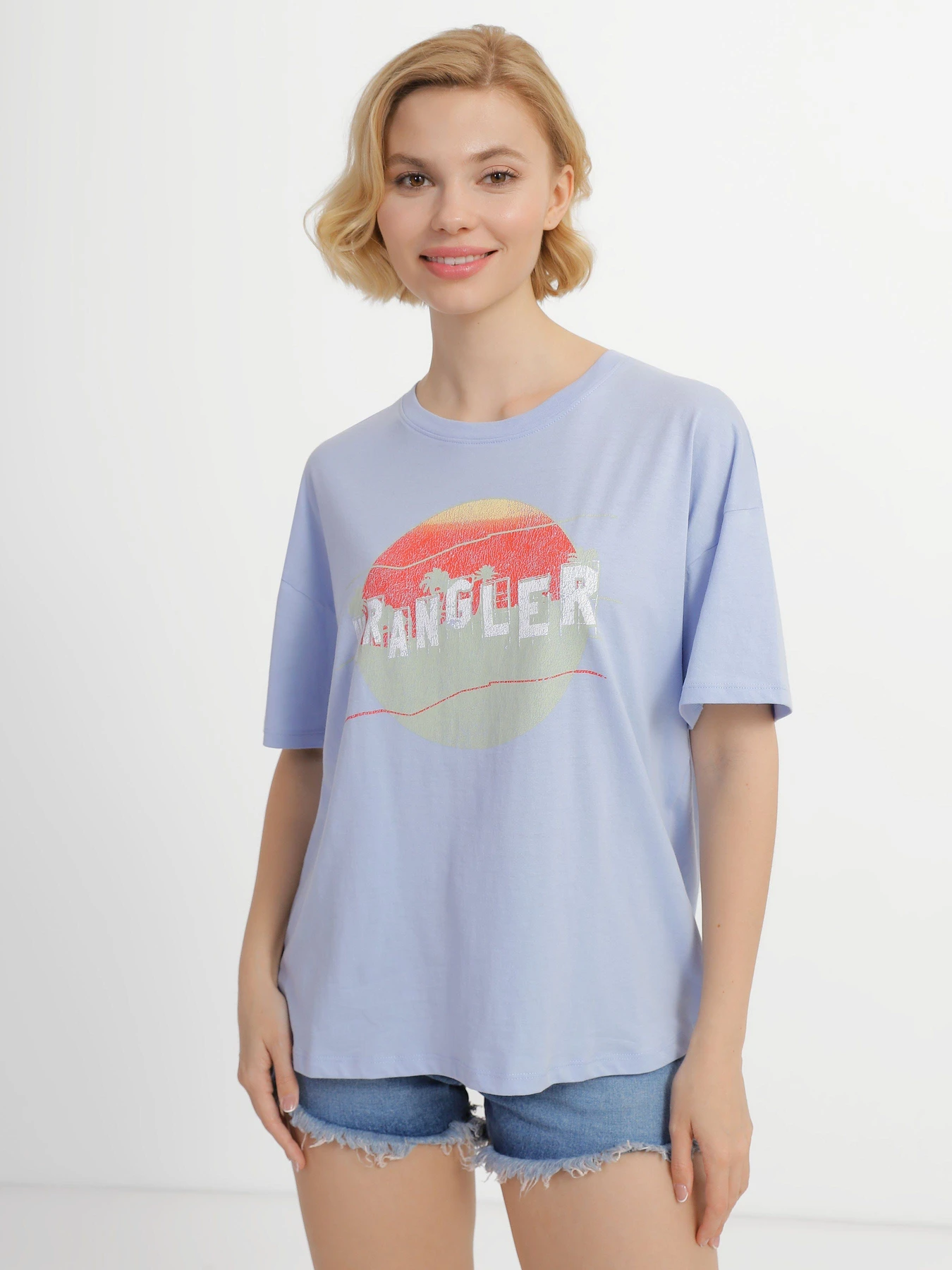 Футболки и поло Wrangler Girlfriend Tee модель W7XIEVB23 Футболки и поло Wrangler Girlfriend Tee модель W7XIEVB23 Фото