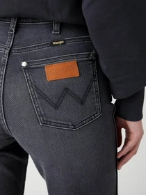Джинсы Wrangler Mom Straight модель 112343581 Фото