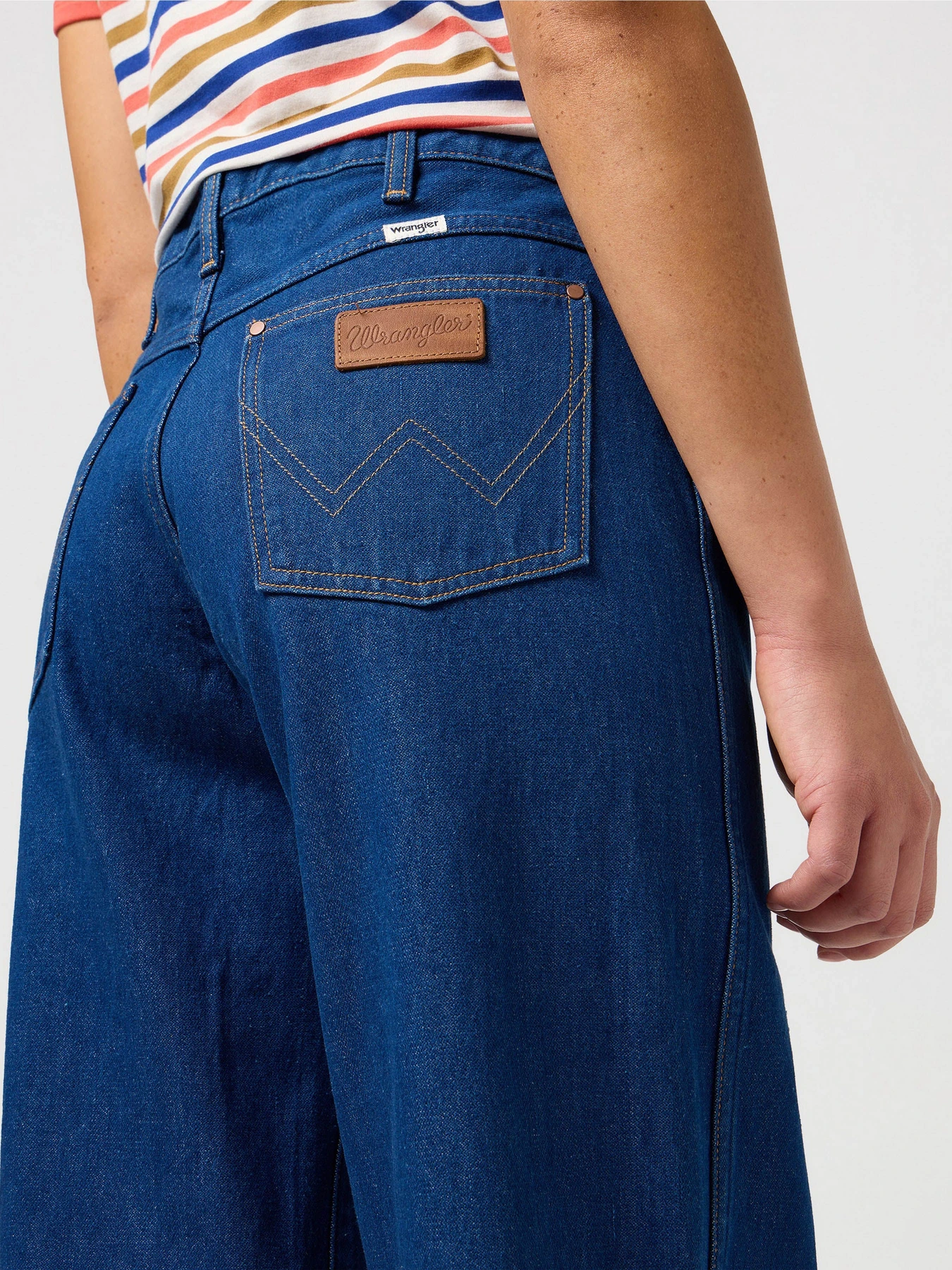 Джинсы Wrangler World Wide модель 112350735 Фото